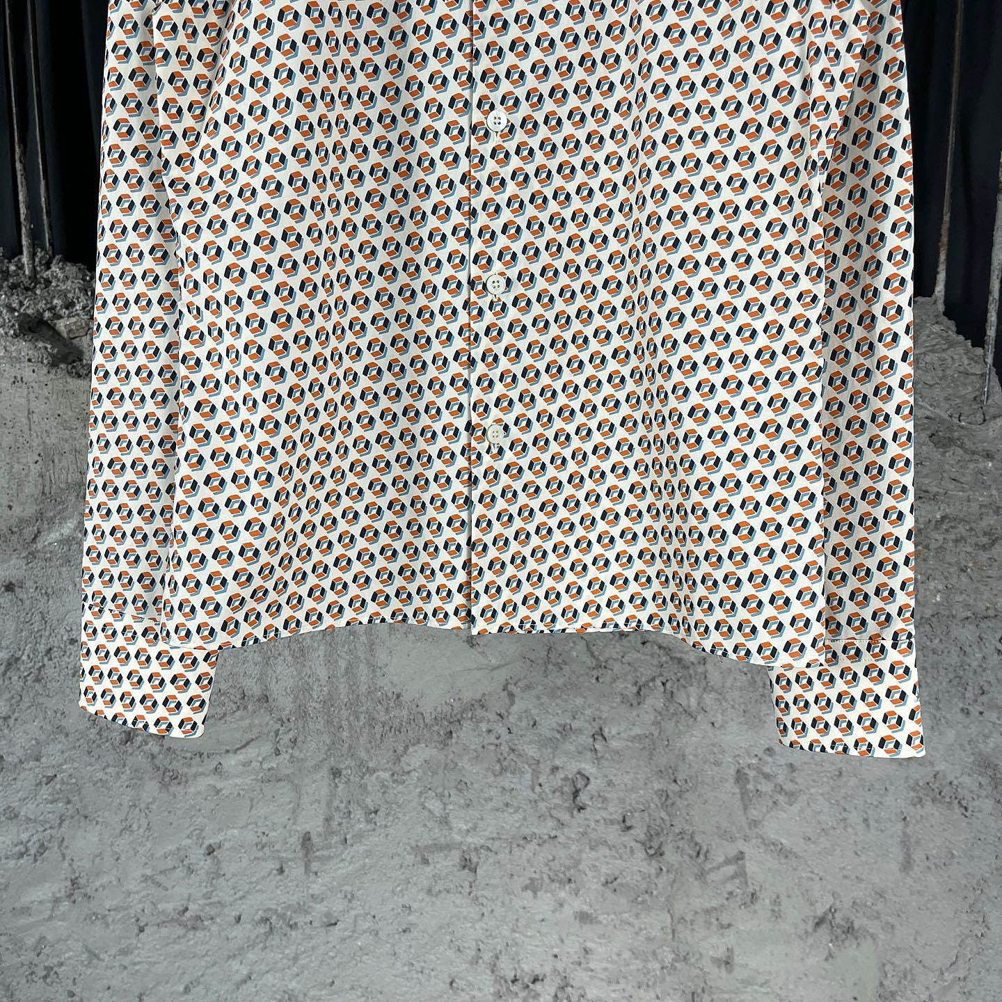 Prada Prada Geometric Cube Print Button Up Shirt Size 39 Size US M / EU 48-50 / 2 - 6 Thumbnail