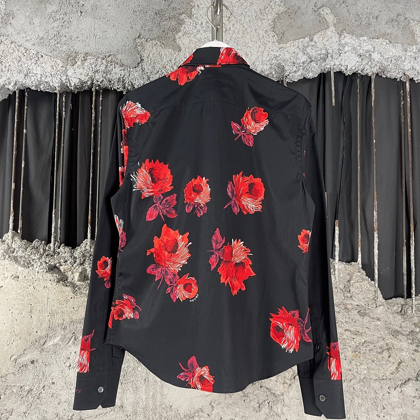 Prada Prada Floral Rose Print Button Up Shirt Size M Size US M / EU 48-50 / 2 - 2 Thumbnail