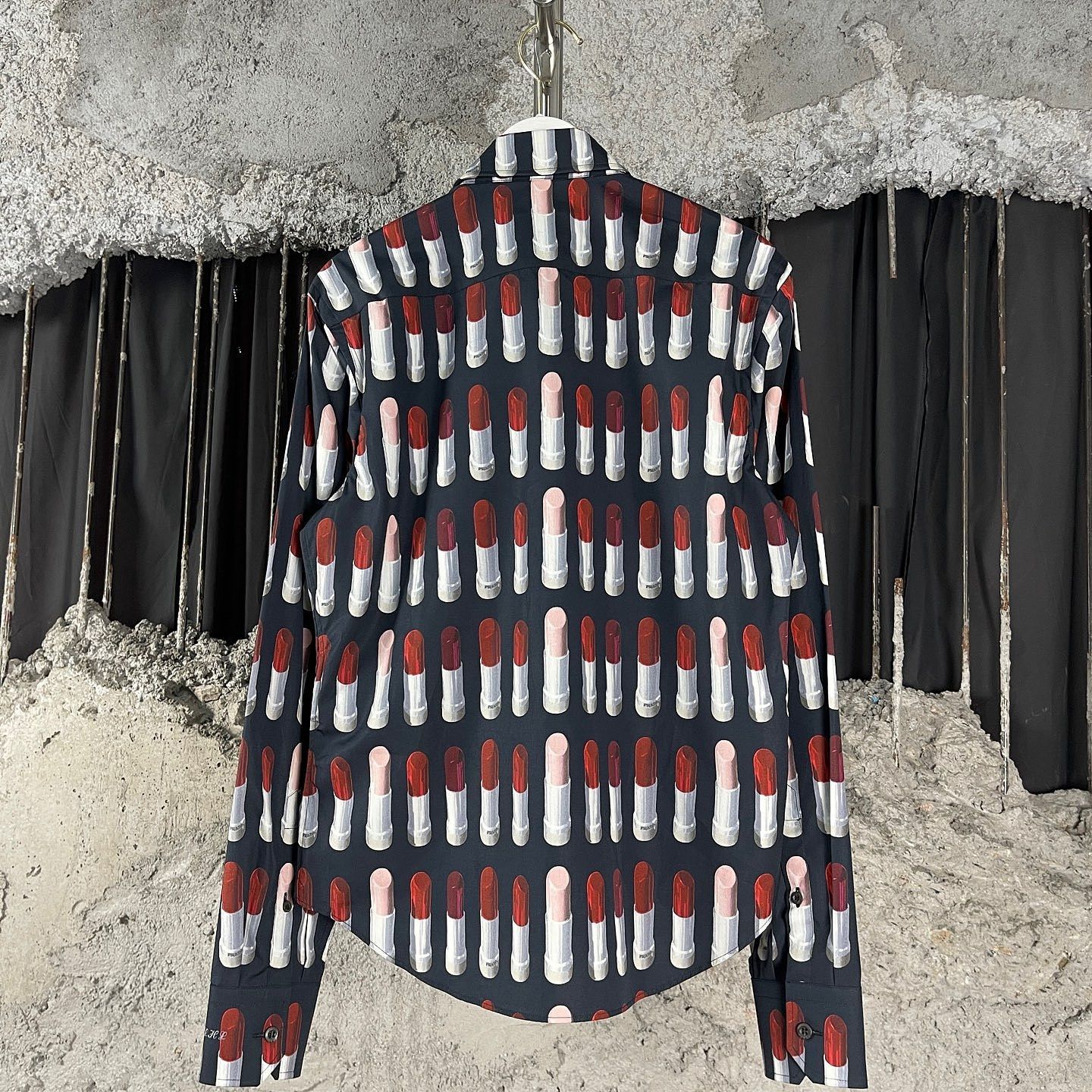 Prada Prada Lipstick Print Button Up Shirt M Size US M / EU 48-50 / 2 - 2 Thumbnail