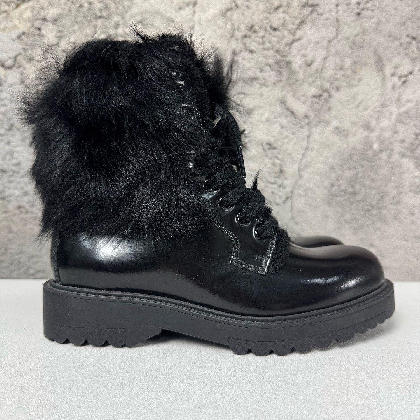 Prada Prada Black Fur Trim Lace Up Boots Size 35 Size US 5 / IT 35 - 7 Thumbnail