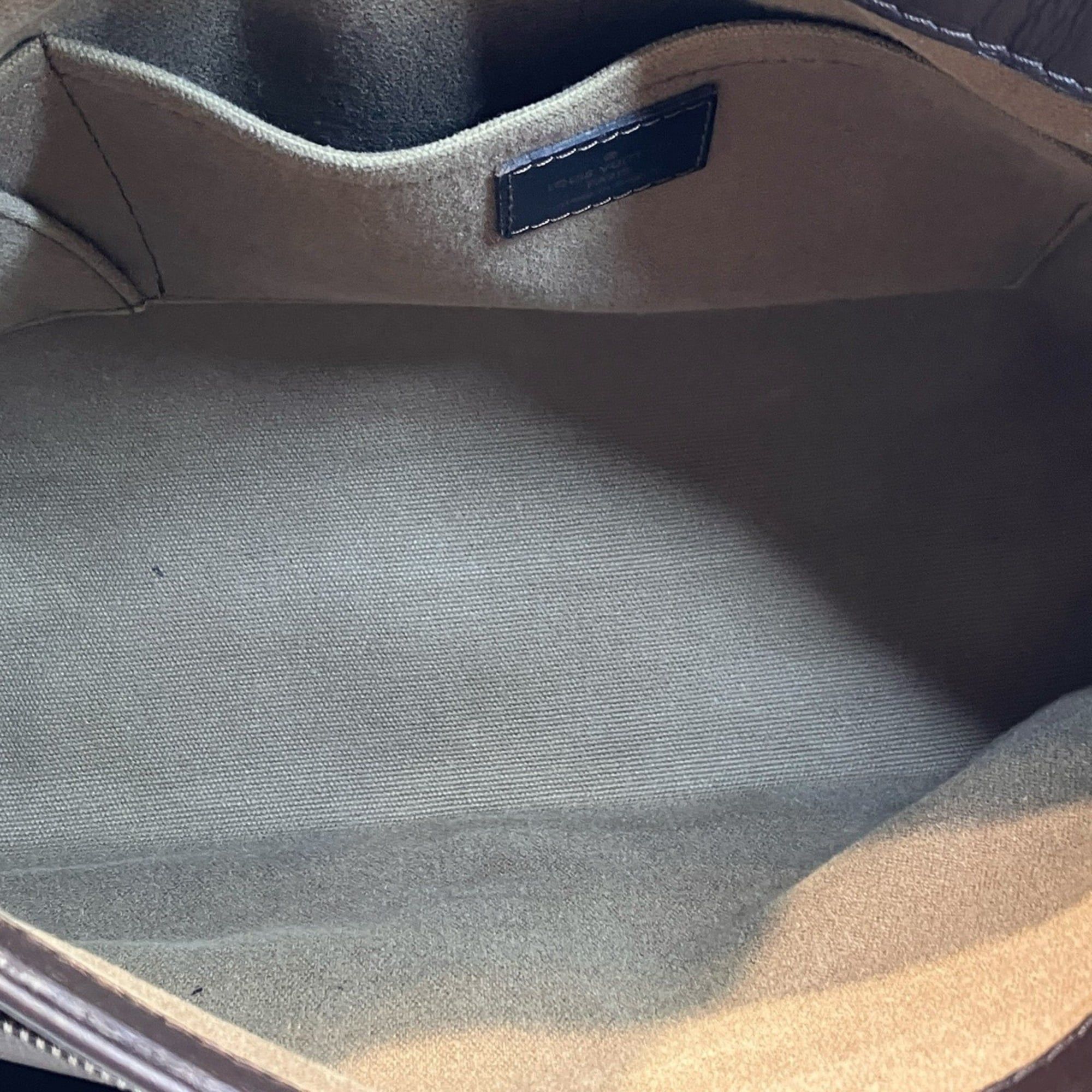 Louis Vuitton Louis Vuitton Omaha Messenger Bag, Utah Leather, M92994 Size ONE SIZE - 8 Thumbnail