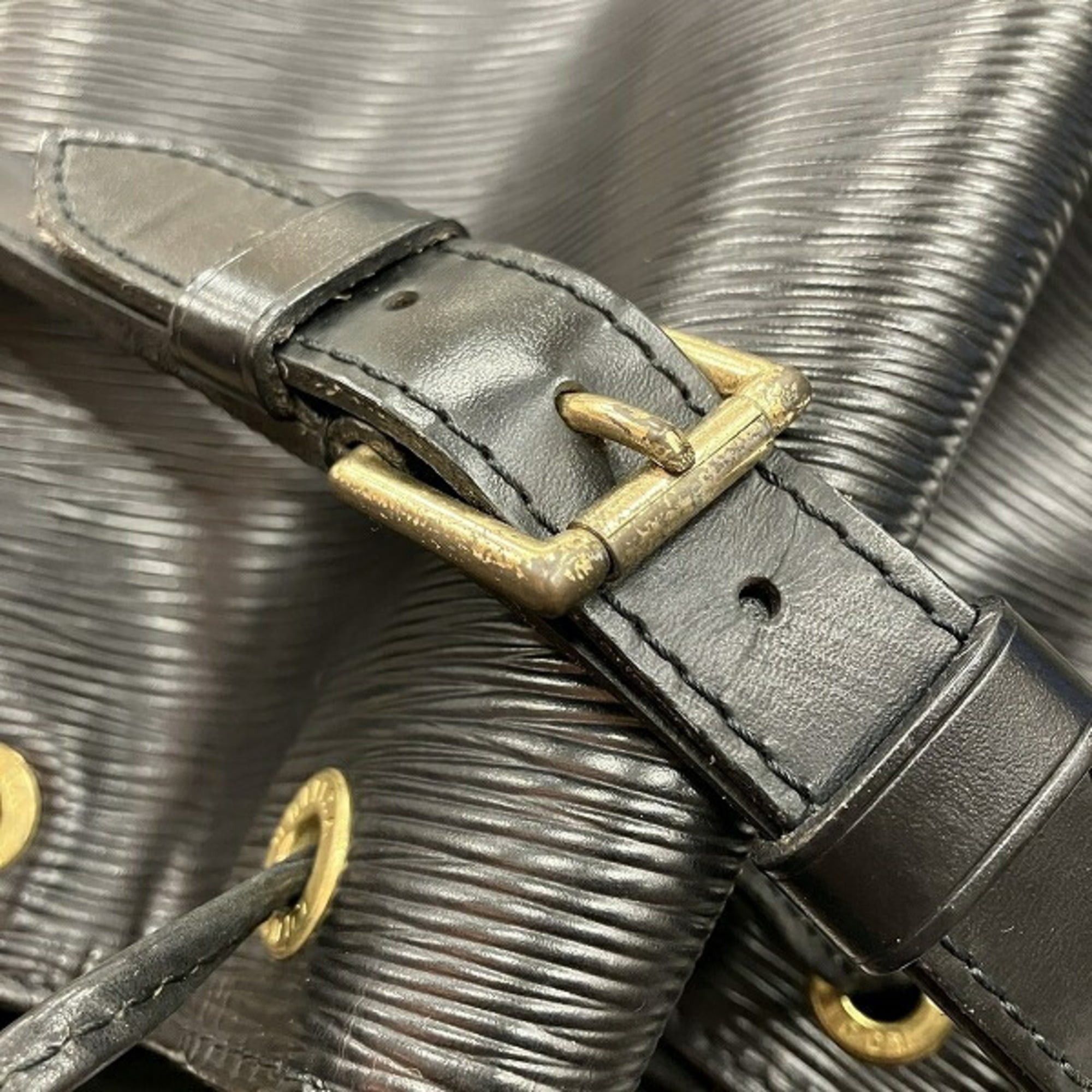 Louis Vuitton Louis Vuitton Epi Noe M59002 Drawstring Bag, Noir (Black), Handbag, Shoulder Tote Bag for Women Size ONE SIZE - 8 Thumbnail
