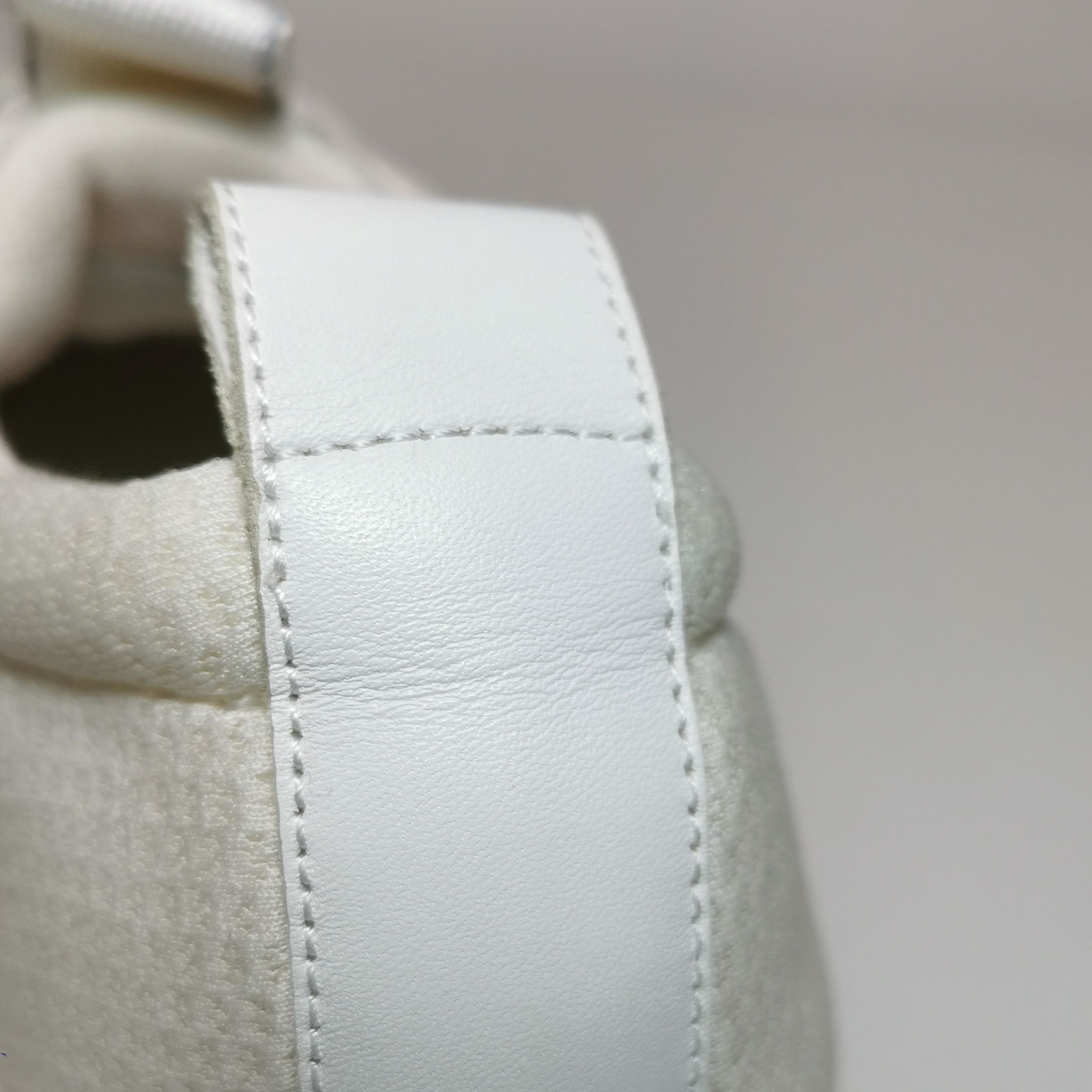 Hermes Hermes Women 5 Lowtop Sneakers Size US 5 / IT 35 - 8 Thumbnail