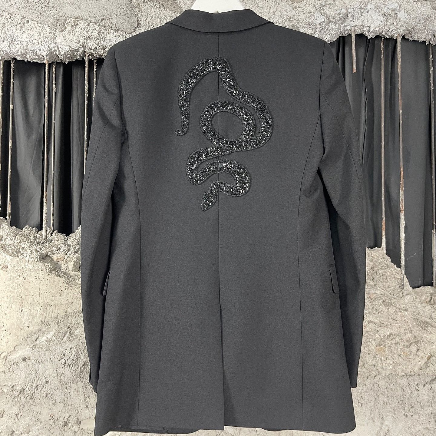 Saint Laurent Paris Saint Laurent Snake Embroidered Blazer Size 34 Size XS / US 0-2 / IT 36-38 - 2 Thumbnail
