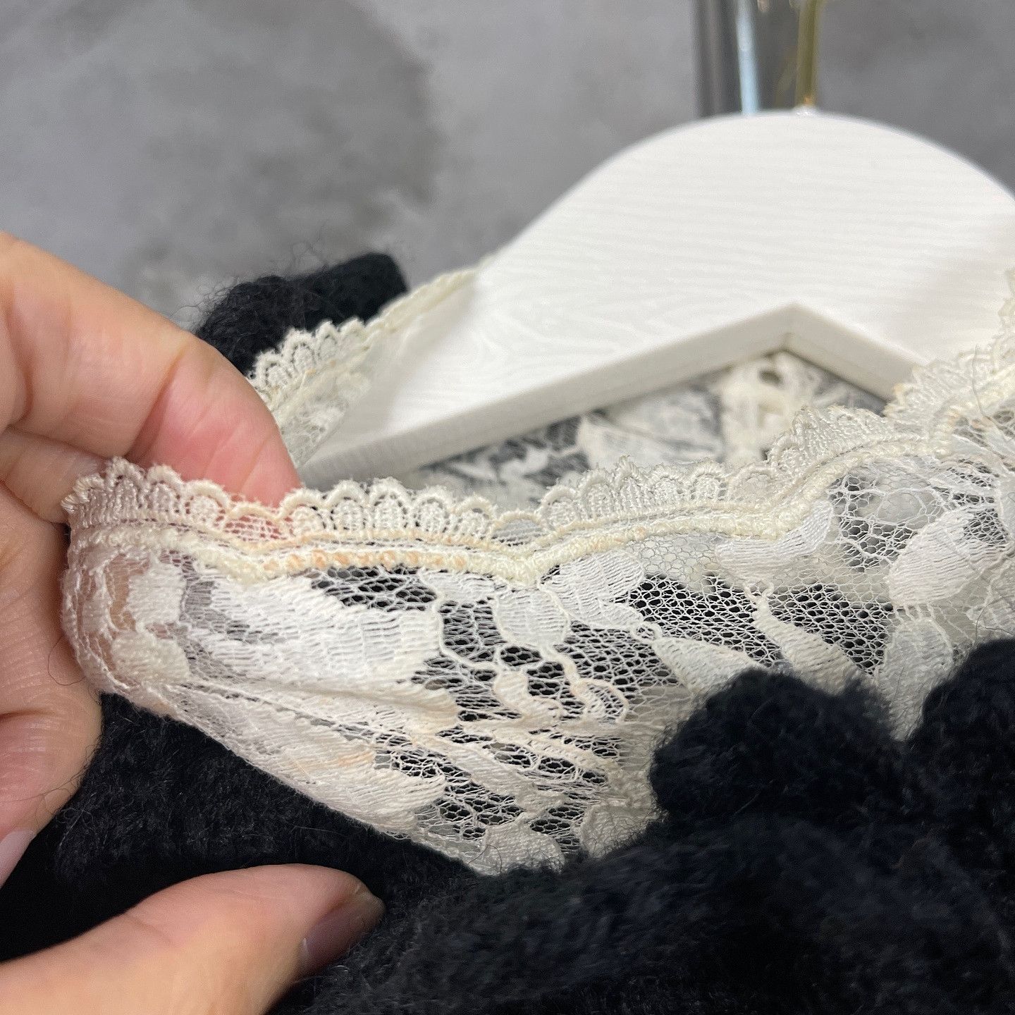 Saint Laurent Paris Saint Laurent Crochet Lace Collar Sweater Size L Size L / US 10 / IT 46 - 8 Thumbnail