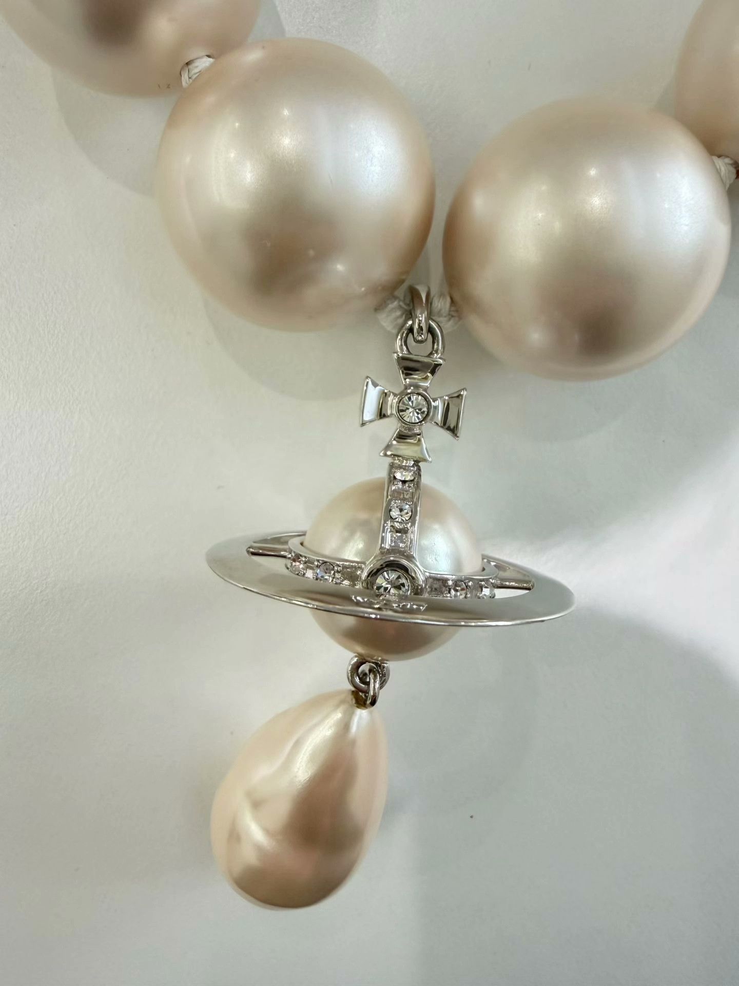 Vivienne Westwood Vivienne Westwood Saturn Pearl Necklace Size ONE SIZE - 2 Thumbnail