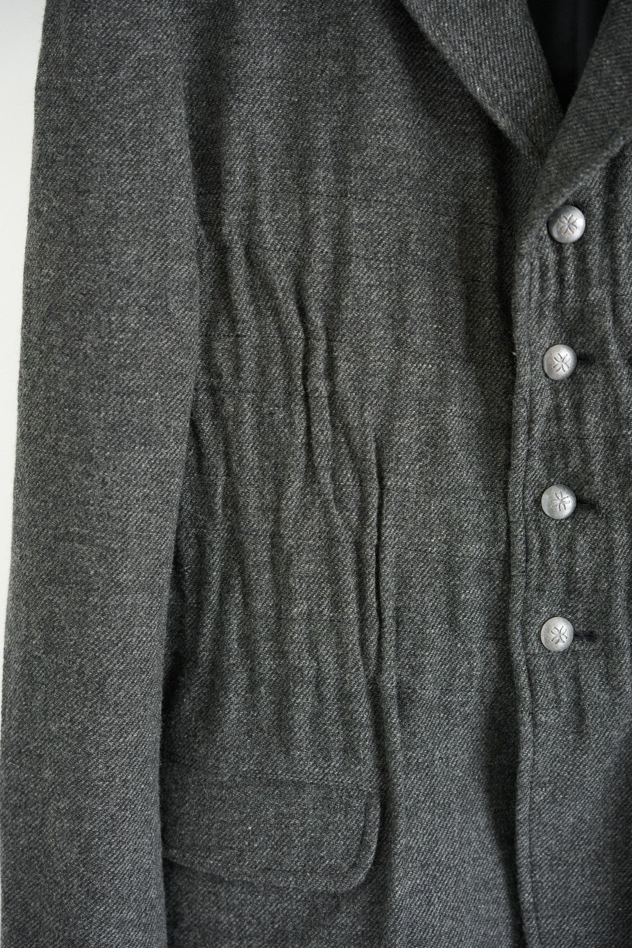 Yohji Yamamoto Yohji Yamamoto 05AW Pleated Silver Buckle Blazer Size US L / EU 52-54 / 3 - 5 Thumbnail