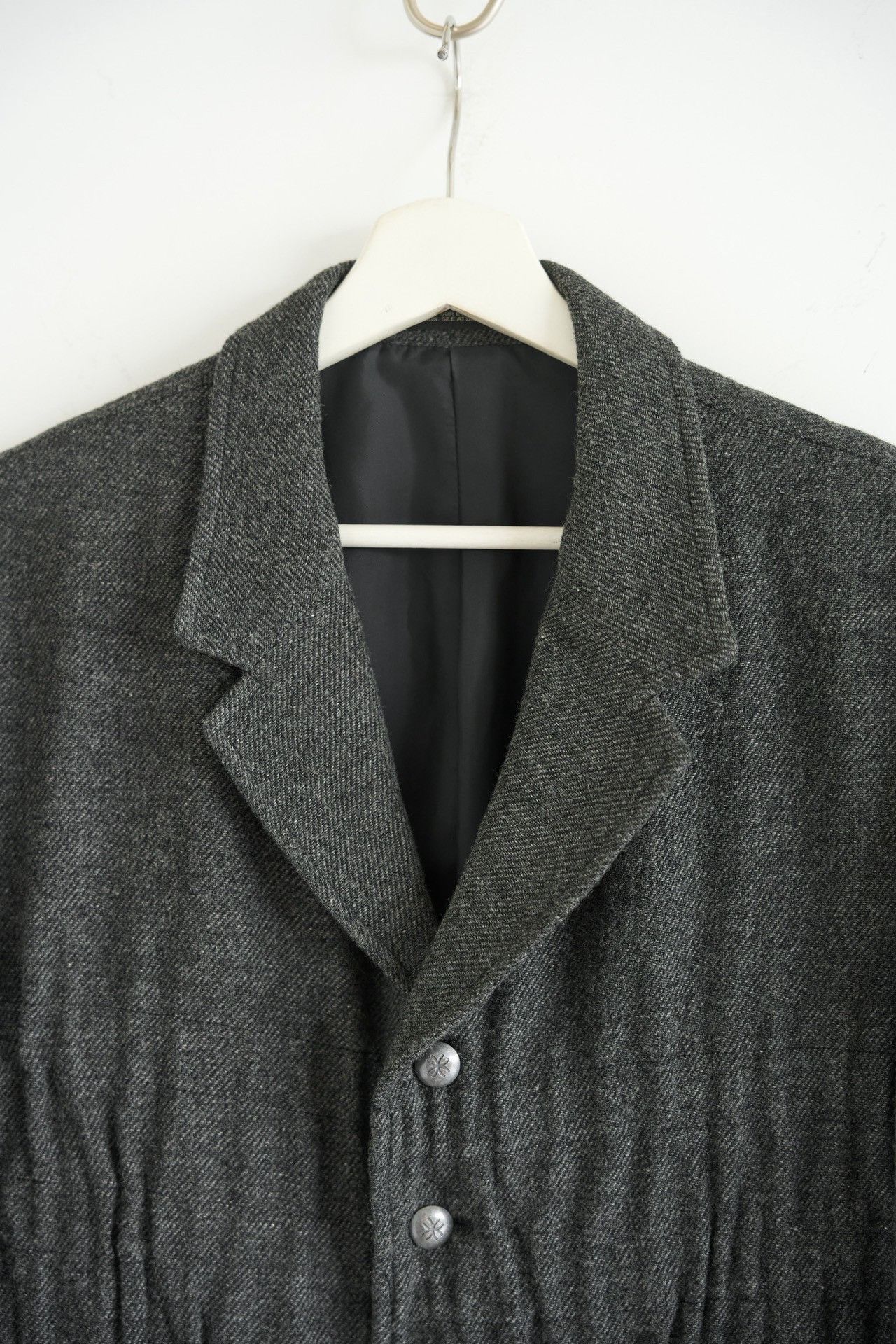 Yohji Yamamoto Yohji Yamamoto 05AW Pleated Silver Buckle Blazer Size US L / EU 52-54 / 3 - 4 Thumbnail