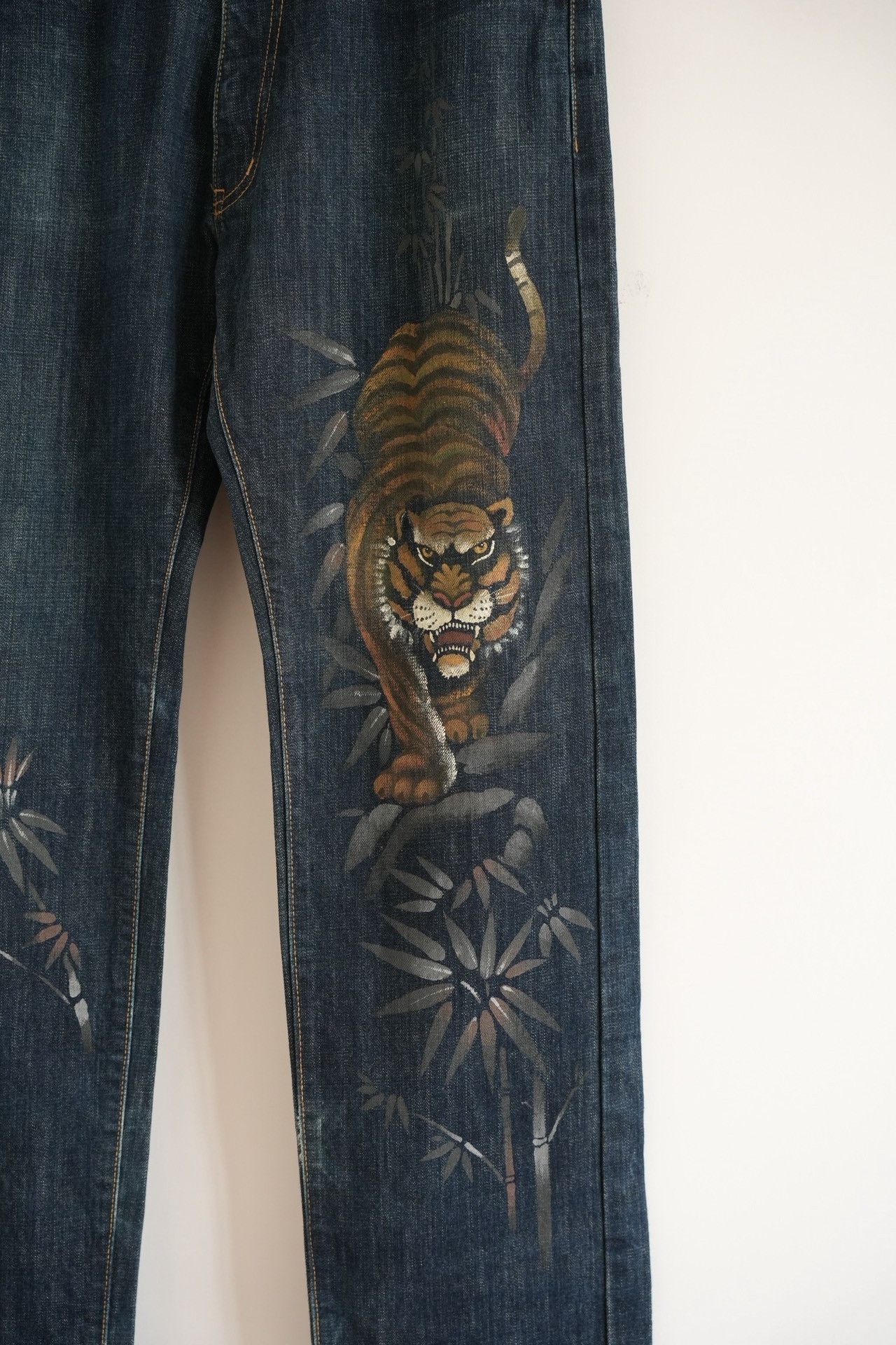 ZENITH ZEN Kyoto Yuzen Dye Tiger Hand-painted Jeans Size US 32 / EU 48 - 3 Thumbnail