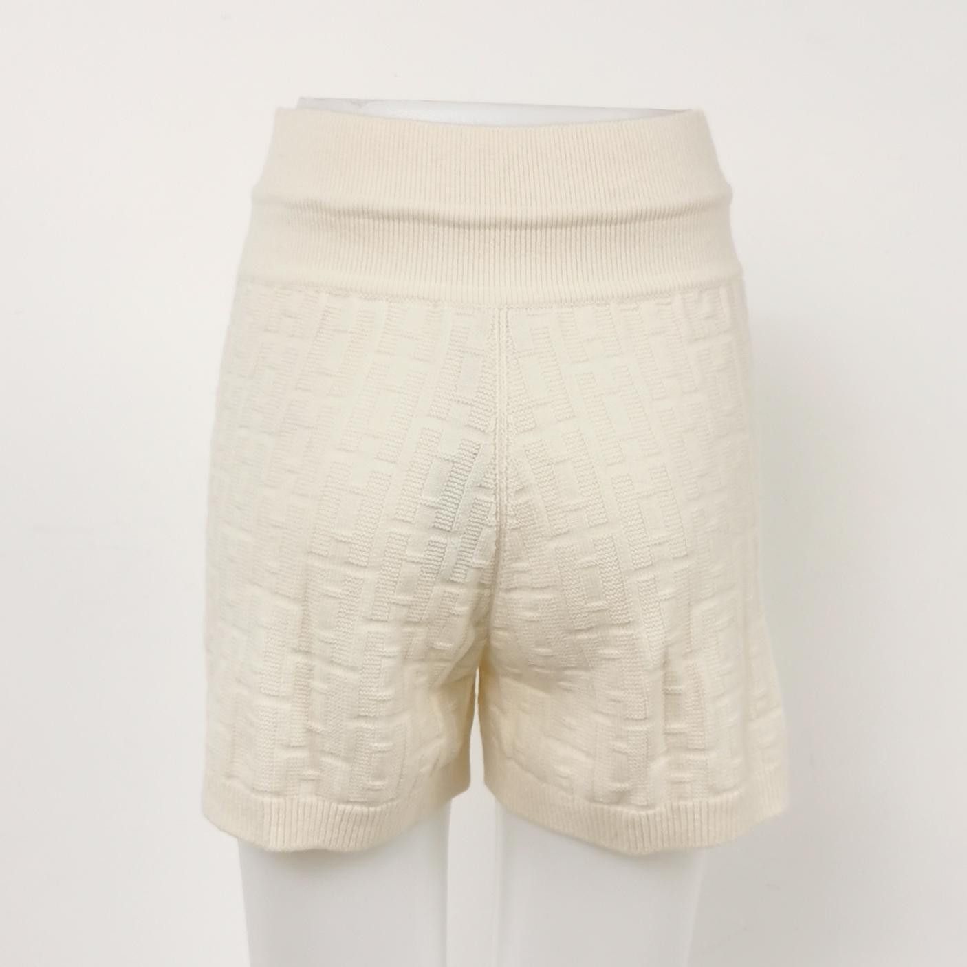 Hermes Hermes Women 34 Shorts Size 34" / US 12 / IT 48 - 2 Thumbnail