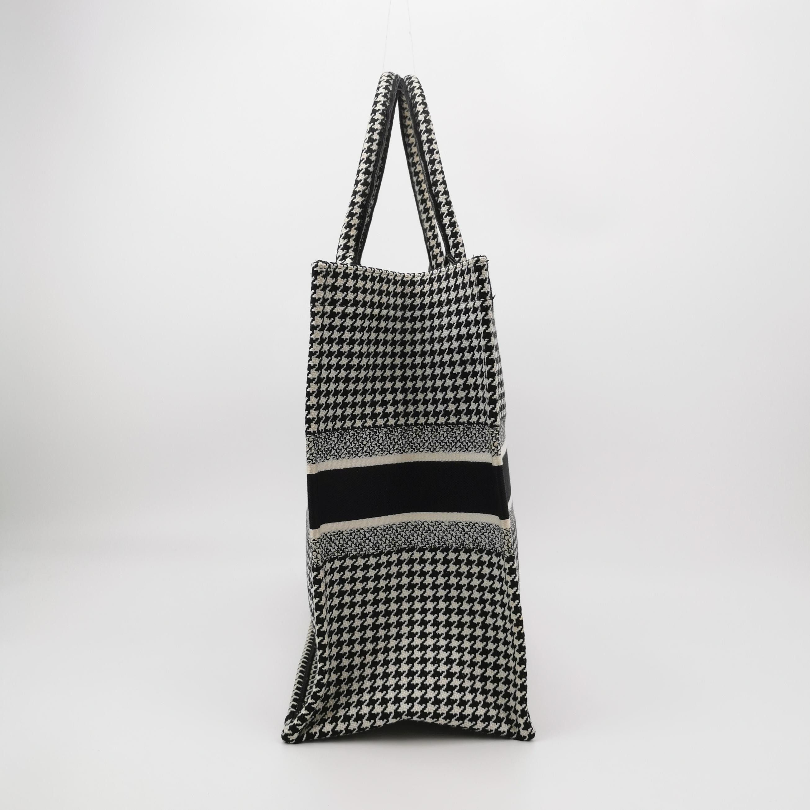 Dior Dior Women os Tote Bags Size ONE SIZE - 3 Thumbnail