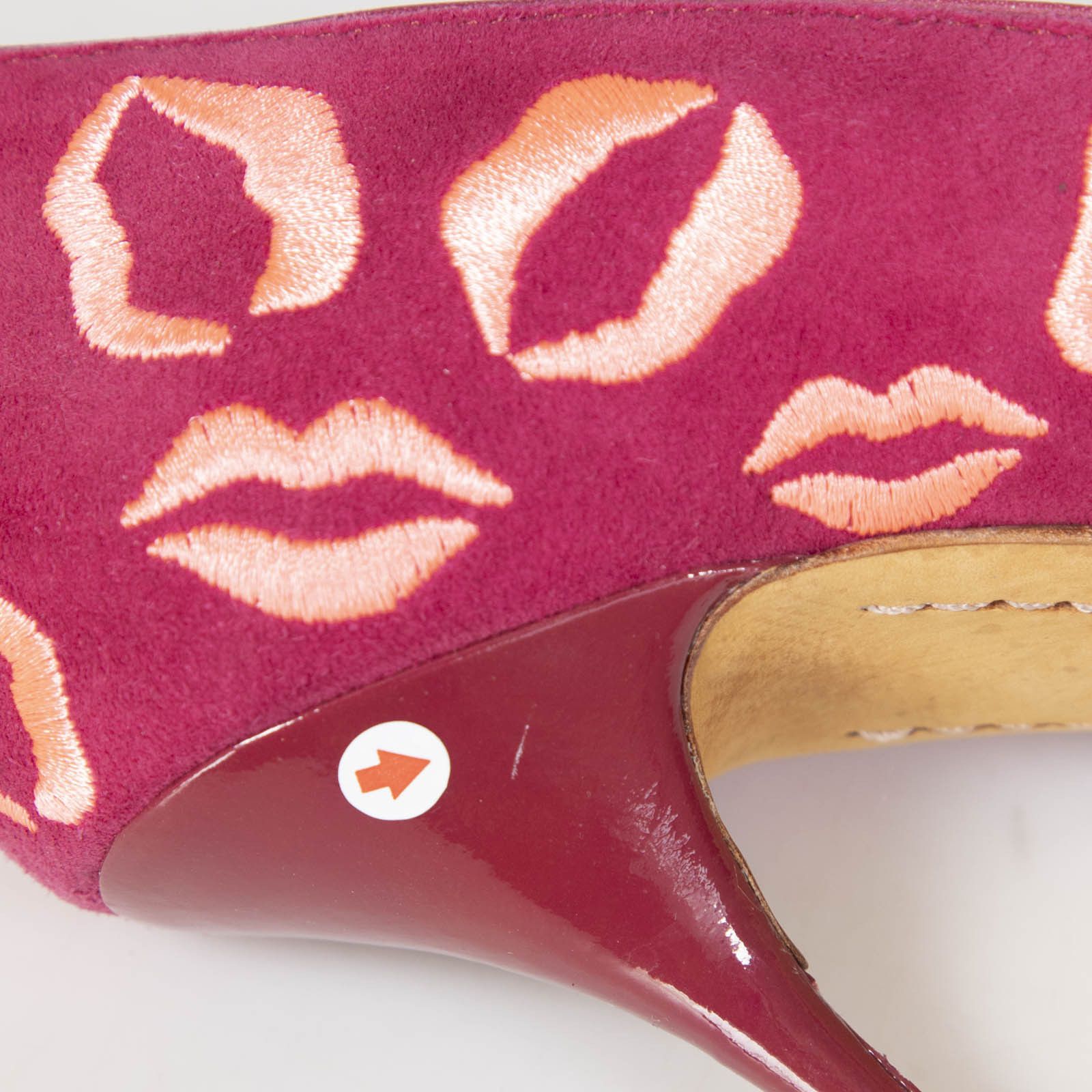 Sophia Webster Pink Suede Embroidered Lips Pumps Size US 8 / IT 38 - 14 Thumbnail