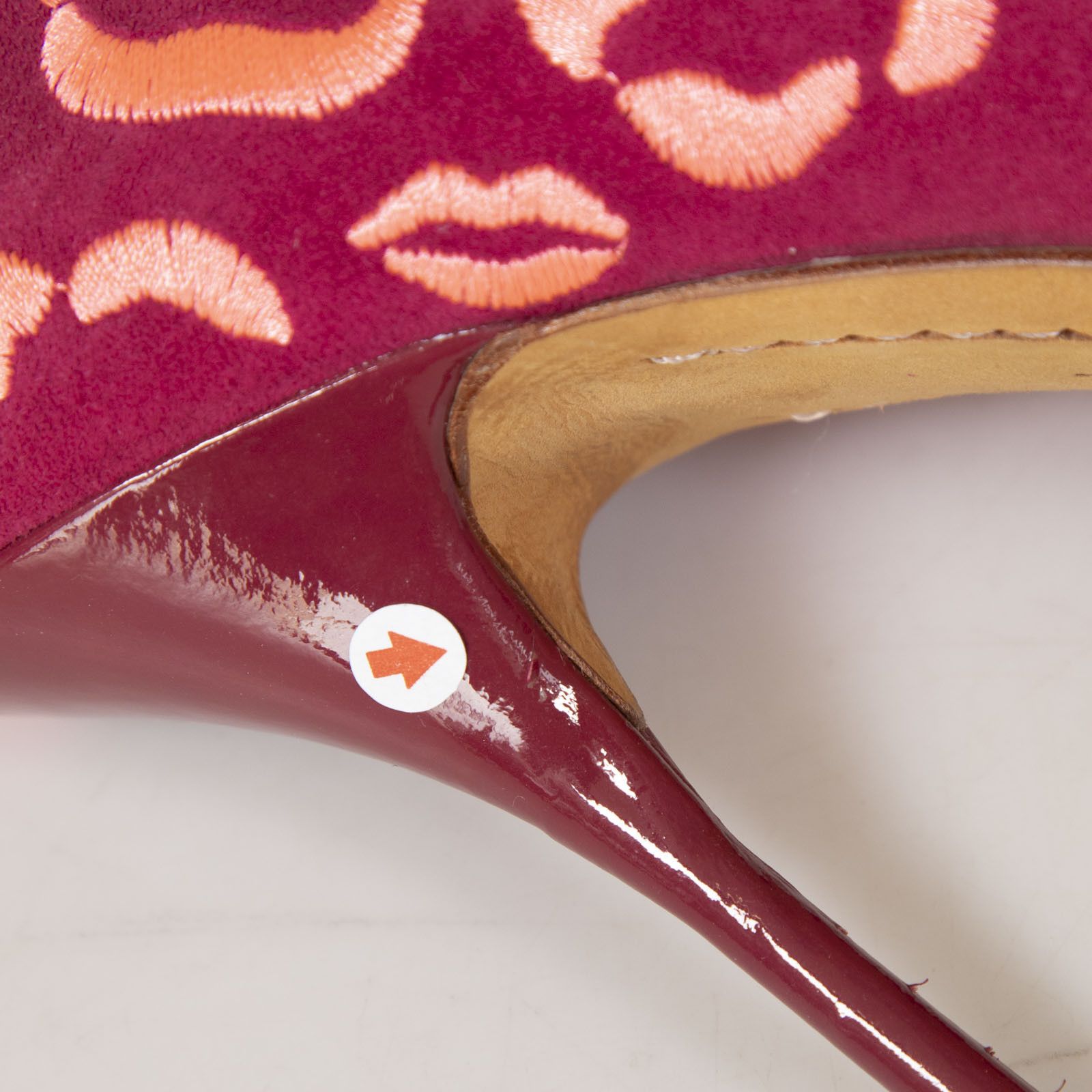 Sophia Webster Pink Suede Embroidered Lips Pumps Size US 8 / IT 38 - 11 Thumbnail