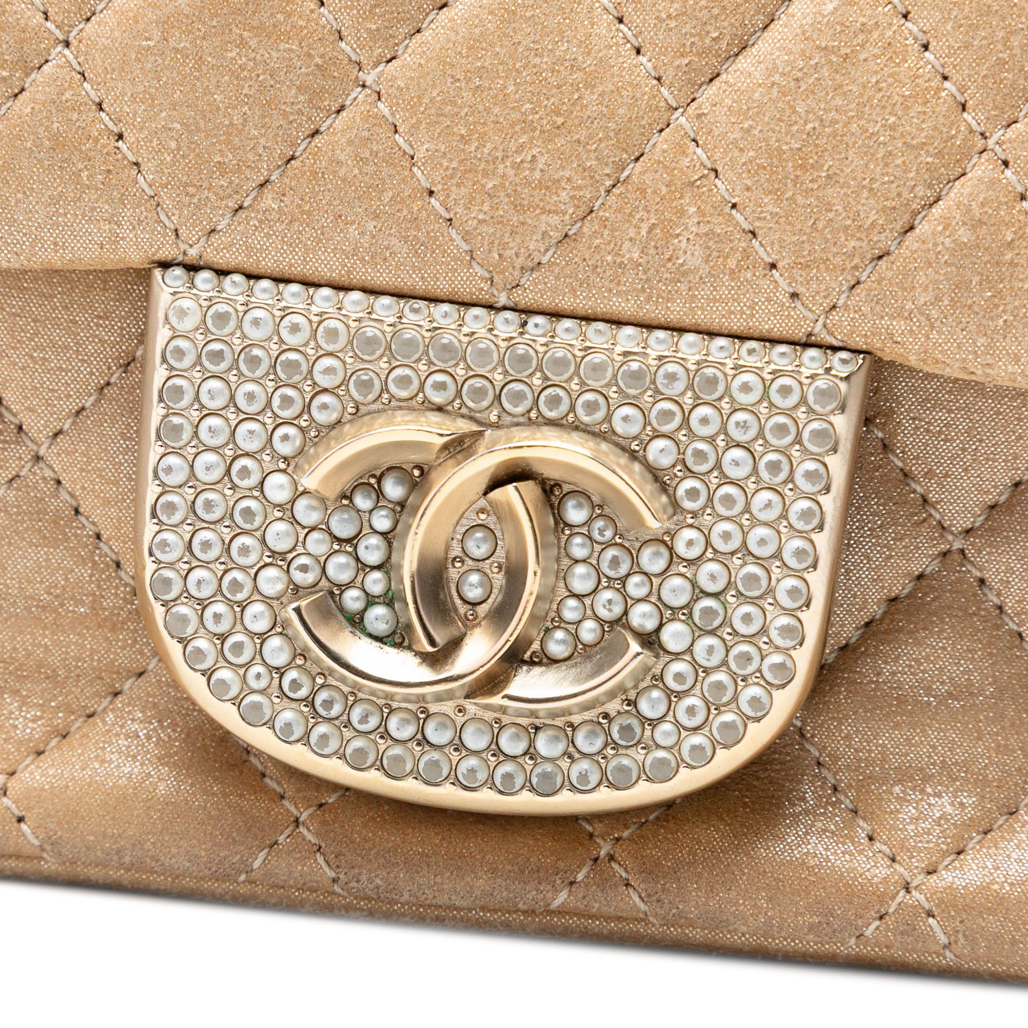 Chanel Small Quilted Iridescent Lambskin Pearl CC Crystal Flap Size ONE SIZE - 6 Thumbnail