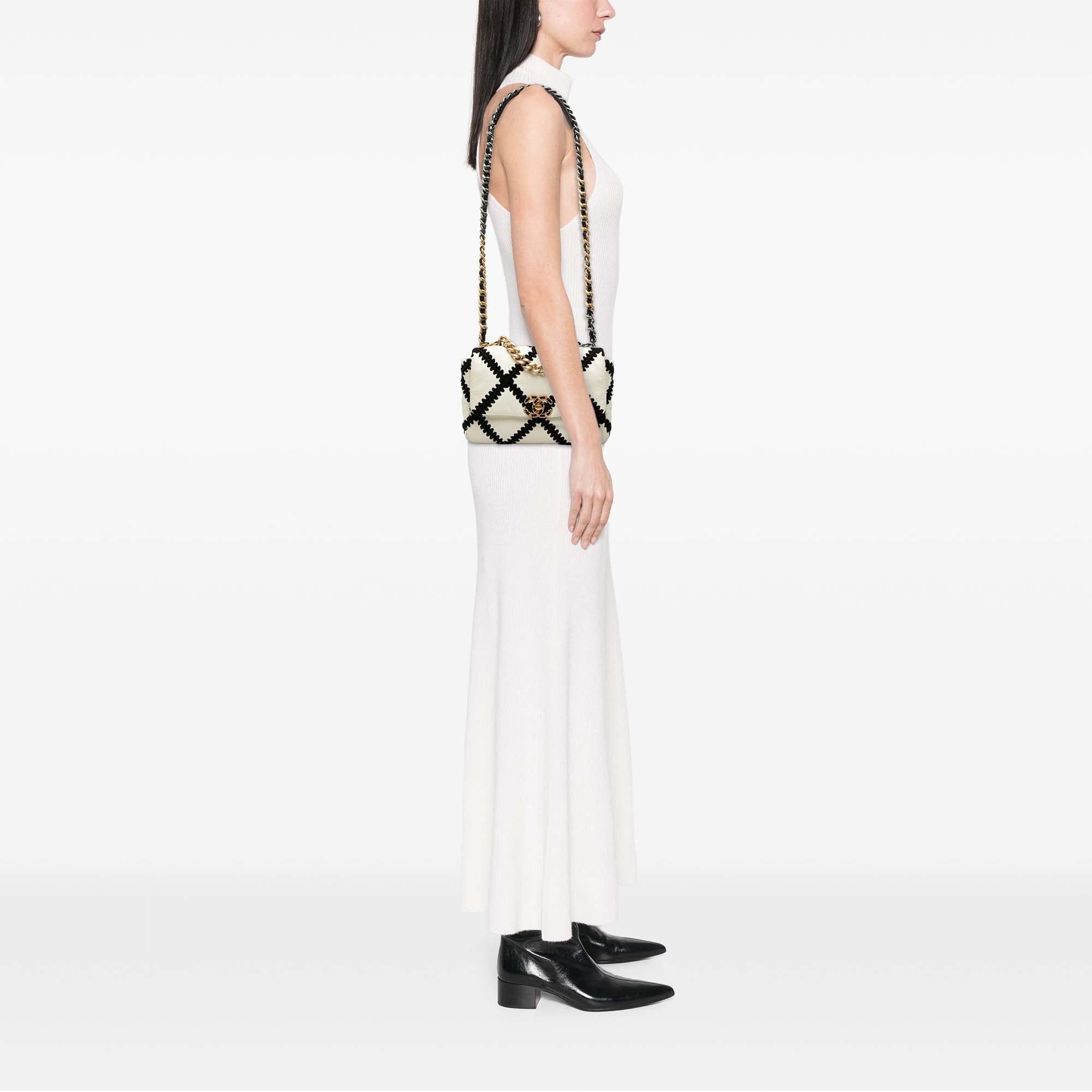 Chanel Medium Crochet Calfskin 19 Flap Size ONE SIZE - 7 Thumbnail