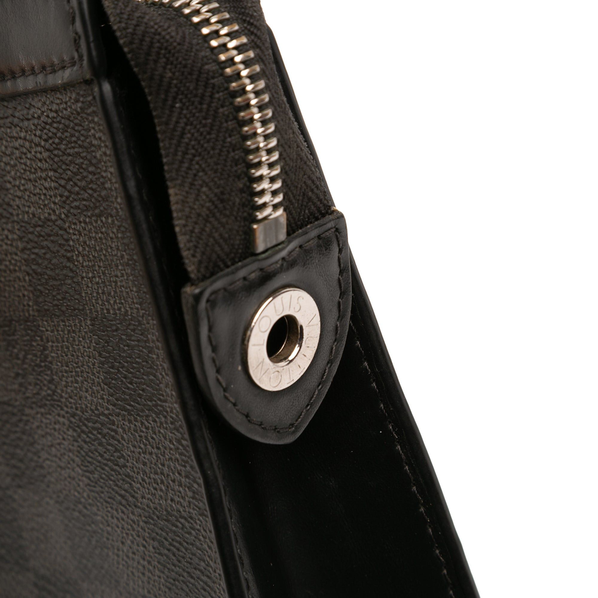 Louis Vuitton Damier Graphite Pochette Voyage MM Size ONE SIZE - 7 Thumbnail