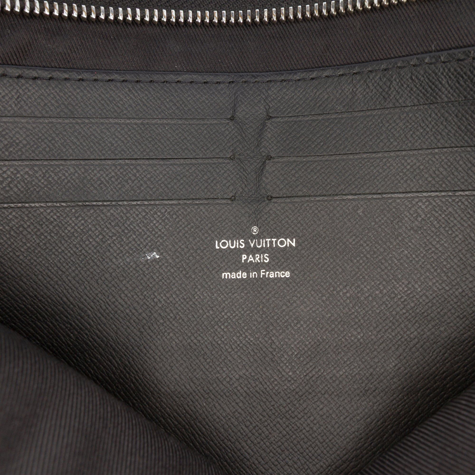 Louis Vuitton Damier Graphite Pochette Voyage MM Size ONE SIZE - 5 Thumbnail