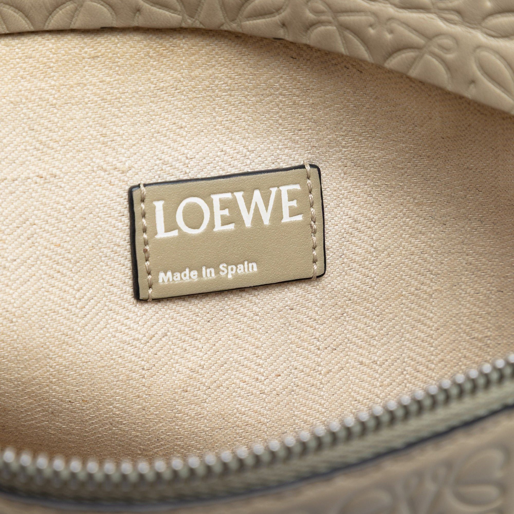 Loewe Embossed Anagram Leather Repeat T Clutch Size ONE SIZE - 5 Thumbnail