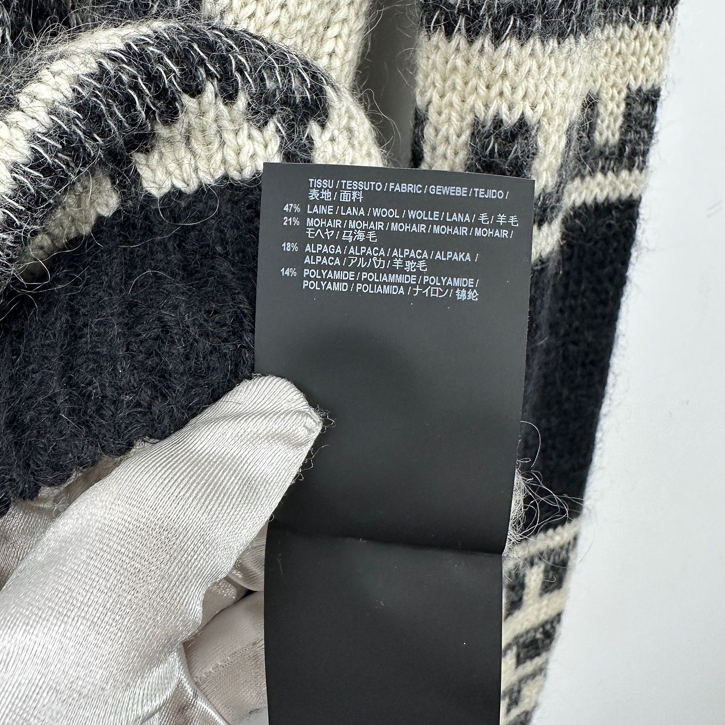 Saint Laurent Paris Saint Laurent Graphic Pattern Sweater Size XS Size US XS / EU 42 / 0 - 6 Thumbnail