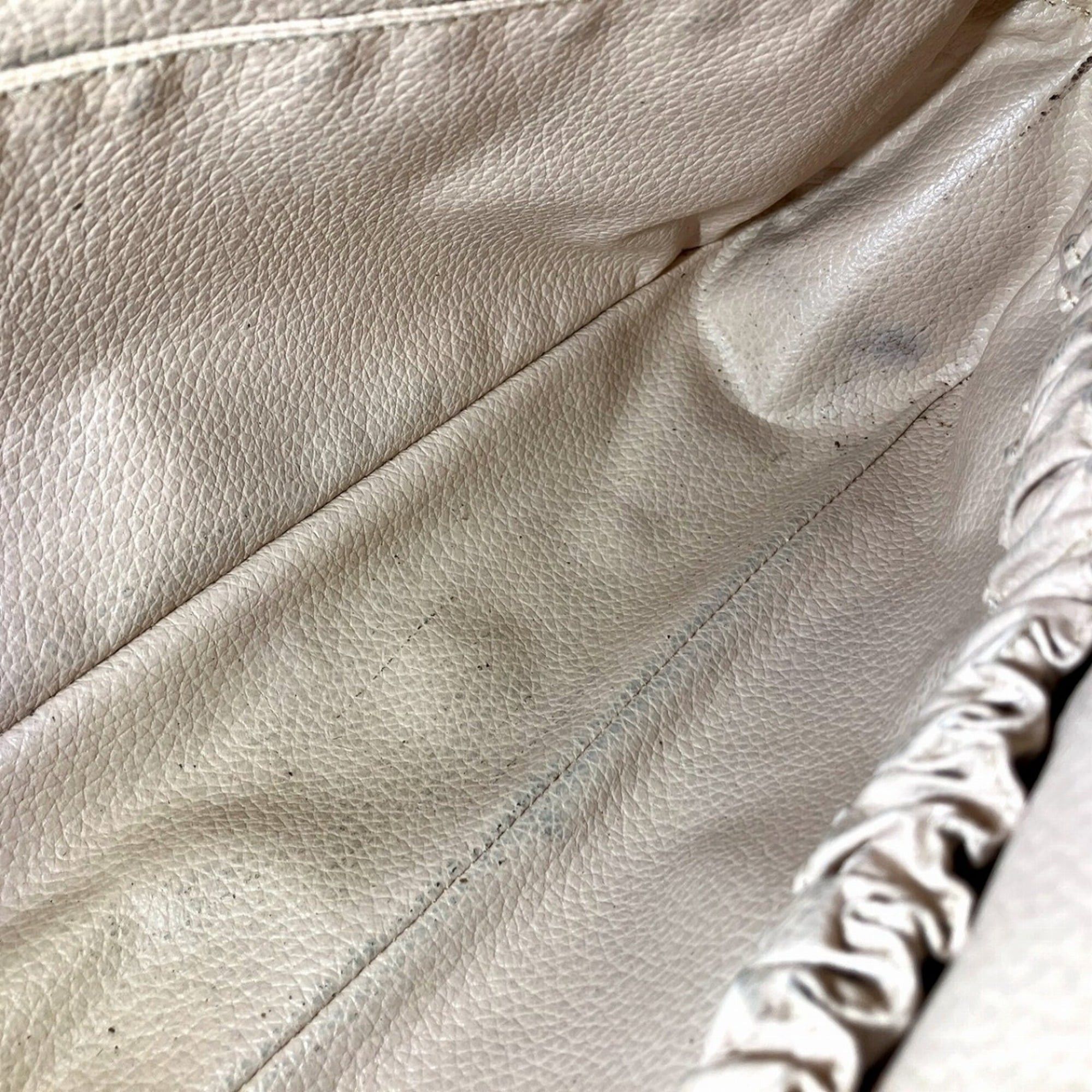 Louis Vuitton Louis Vuitton Trouse Toilette 28 Clutch Bag Monogram Toile M47522 Size ONE SIZE - 5 Thumbnail