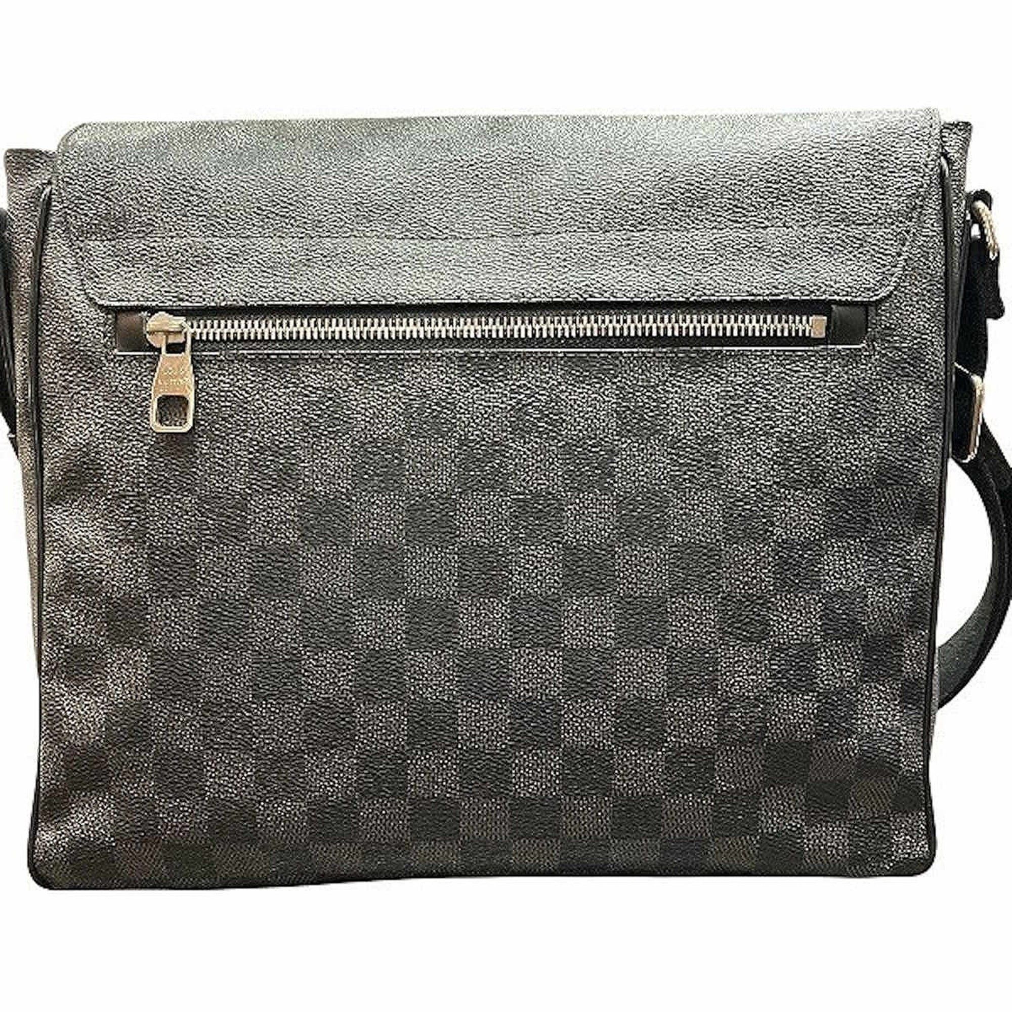 Louis Vuitton Louis Vuitton District MM Shoulder Bag, Damier Graphite Leather, N41272 Size ONE SIZE - 2 Thumbnail
