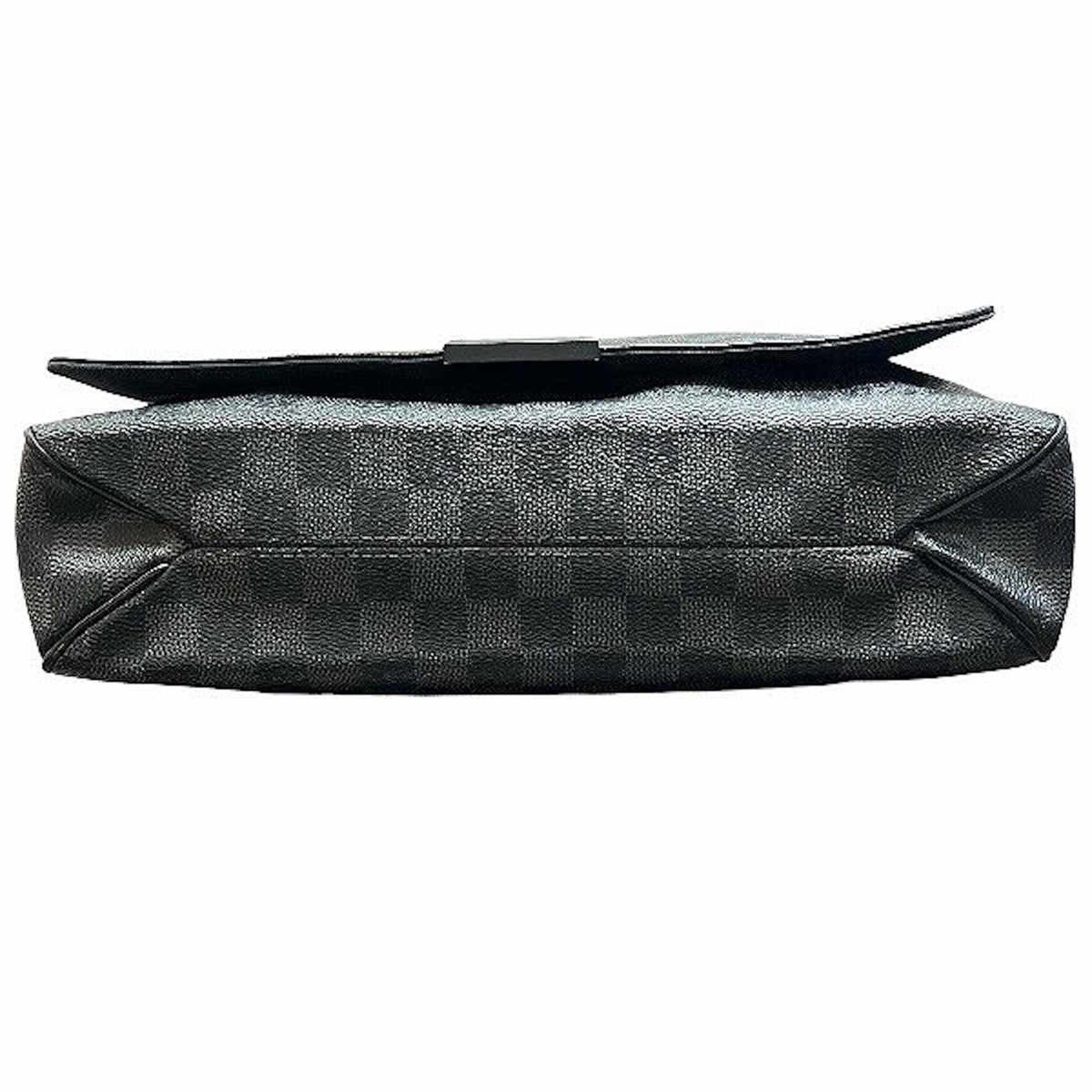 Louis Vuitton Louis Vuitton District MM Shoulder Bag, Damier Graphite Leather, N41272 Size ONE SIZE - 3 Thumbnail