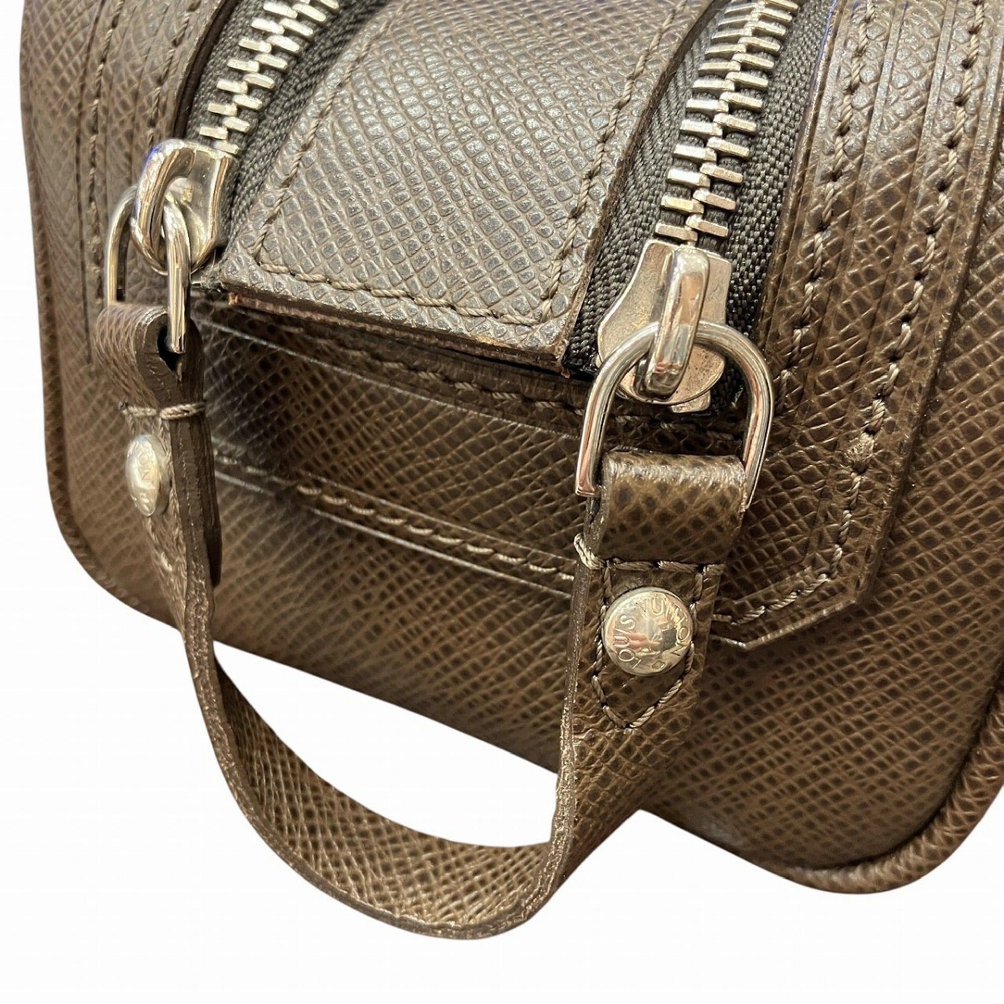 Louis Vuitton Louis Vuitton Trousse Ivan Second Bag, Taiga Leather, M32498 Size ONE SIZE - 8 Thumbnail
