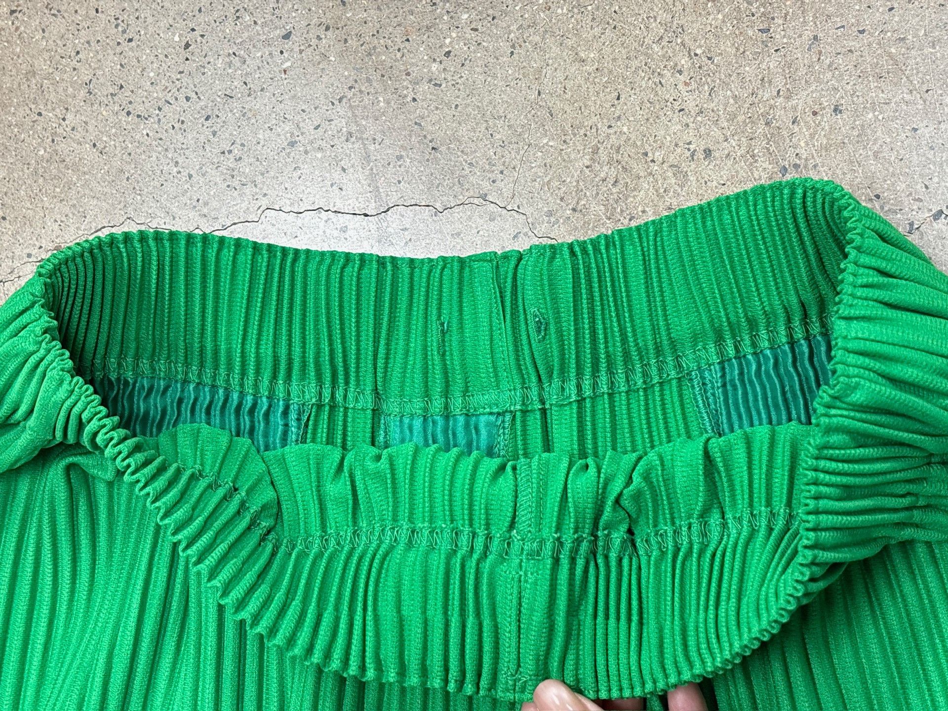 Issey Miyake Issey Miyake Pleated Wide-Leg Trousers Size 22" - 6 Thumbnail