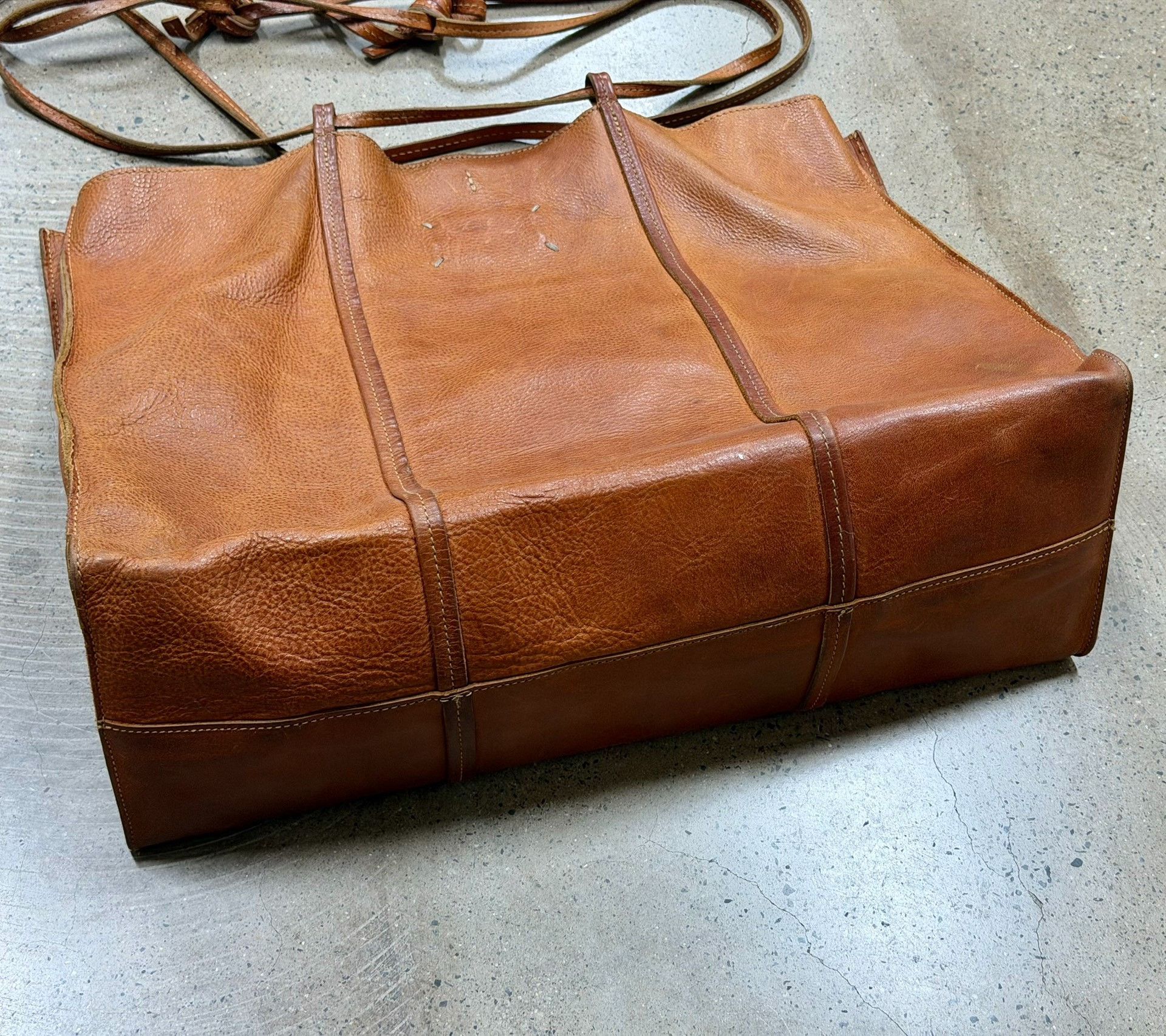 Maison Margiela Maison Margiela Martin Margiela Era Distressed Leather Tote Size ONE SIZE - 6 Thumbnail