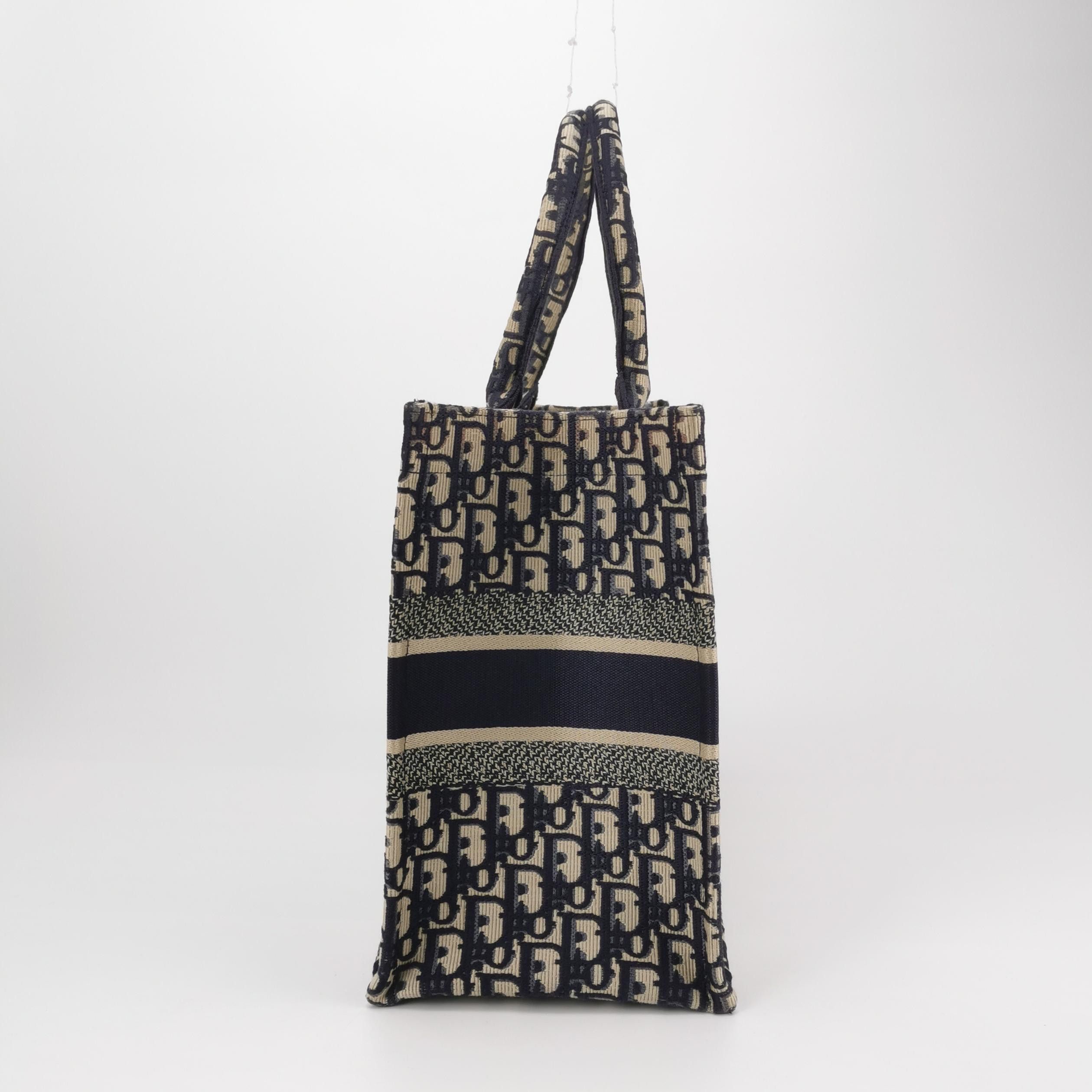 Dior Dior Women os Tote Bags Size ONE SIZE - 3 Thumbnail