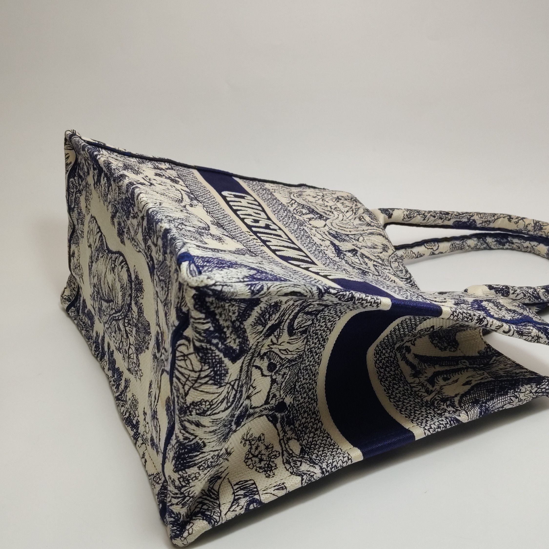 Dior Dior Women os Tote Bags Size ONE SIZE - 22 Thumbnail