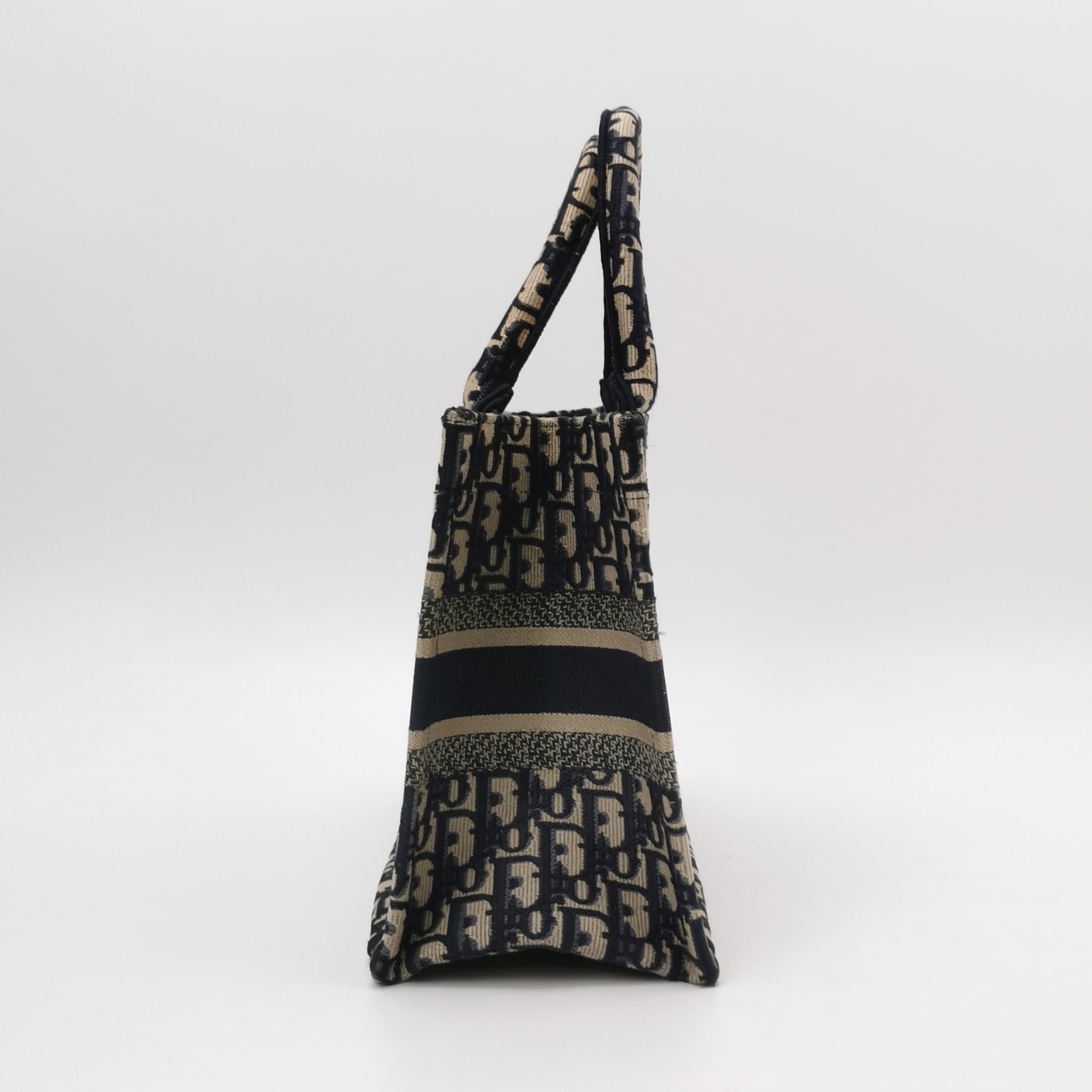 Dior Dior Women os Tote Bags Size ONE SIZE - 4 Thumbnail