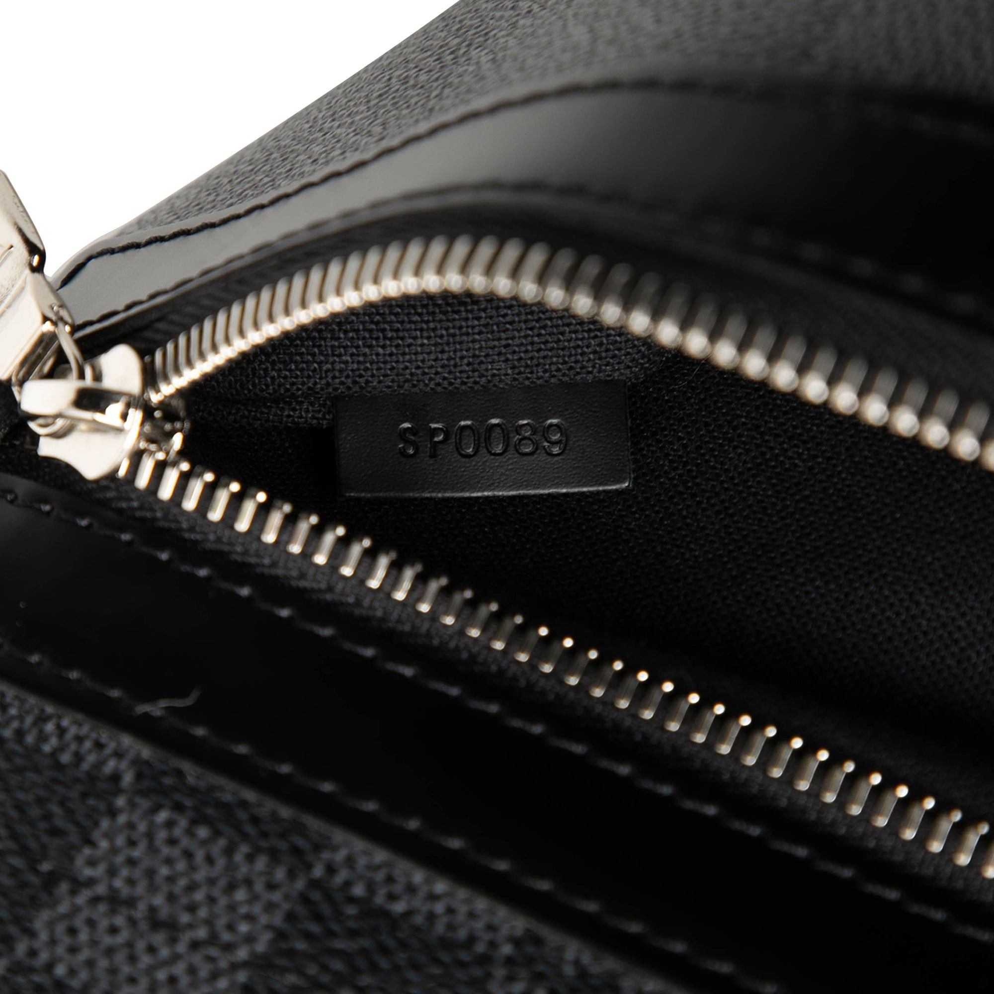 Louis Vuitton Damier Graphite Daniel GM Size ONE SIZE - 6 Thumbnail