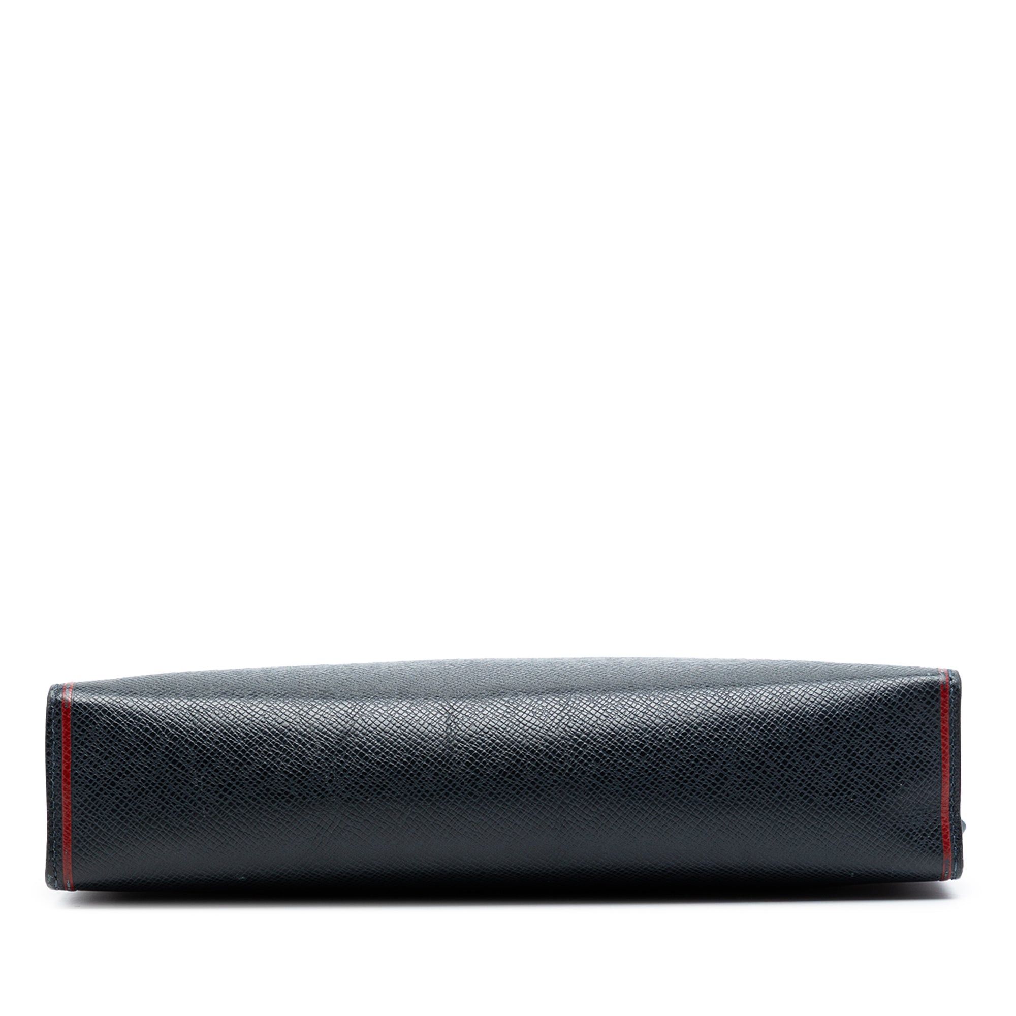 Louis Vuitton Taiga Pochette Voyage MM Size ONE SIZE - 3 Thumbnail