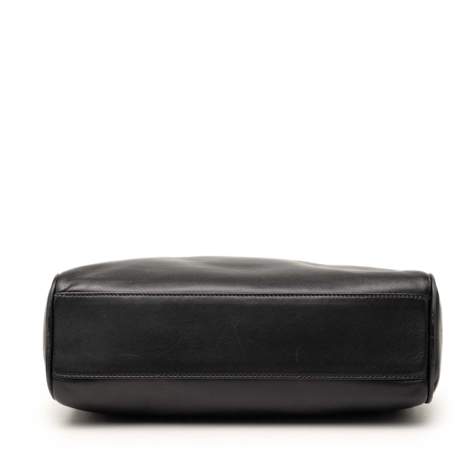 Gucci Calfskin Handbag Size ONE SIZE - 3 Thumbnail