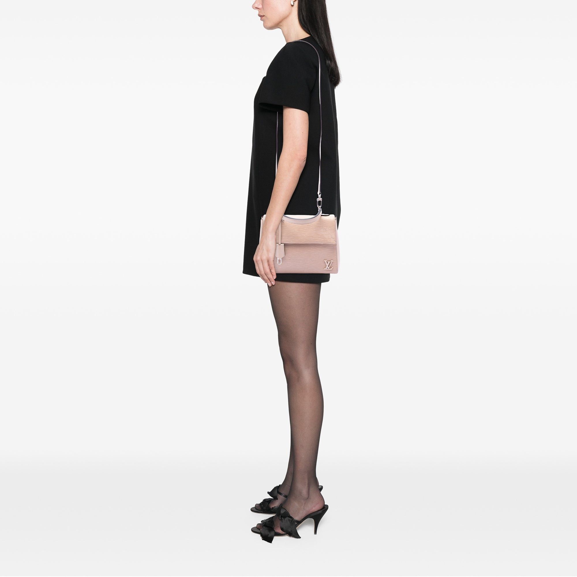 Louis Vuitton Epi Cluny BB Size ONE SIZE - 6 Thumbnail