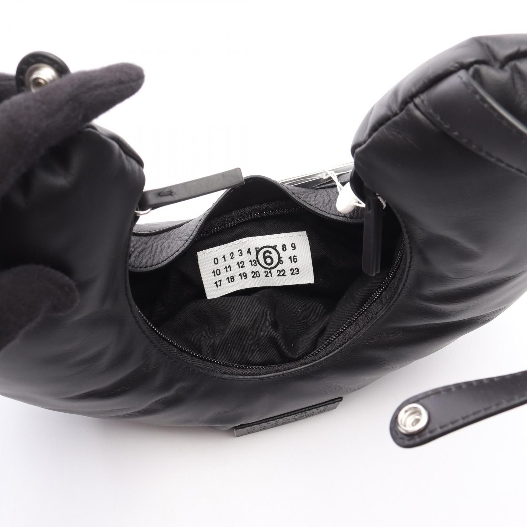 Maison Margiela MM6 Maison Margiela MM6 Travel Pillow Leather Handbag Leather Handbag SB6WD0034P7179T8013 DUTY FREE for USA Size ONE SIZE - 3 Thumbnail