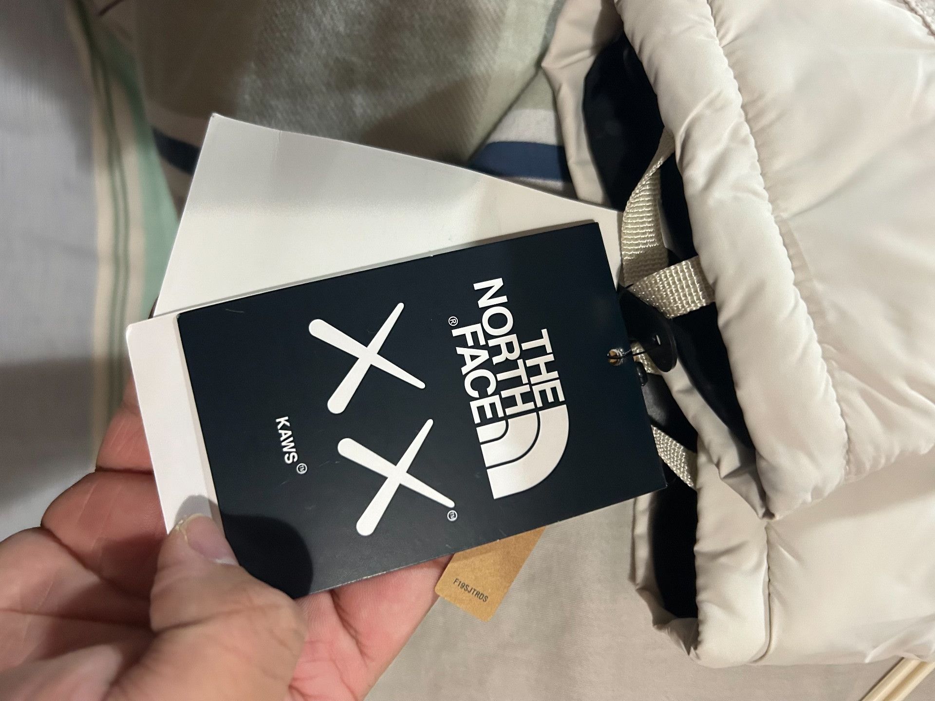 The North Face KAWS x The North Face Gloves Size ONE SIZE - 4 Thumbnail