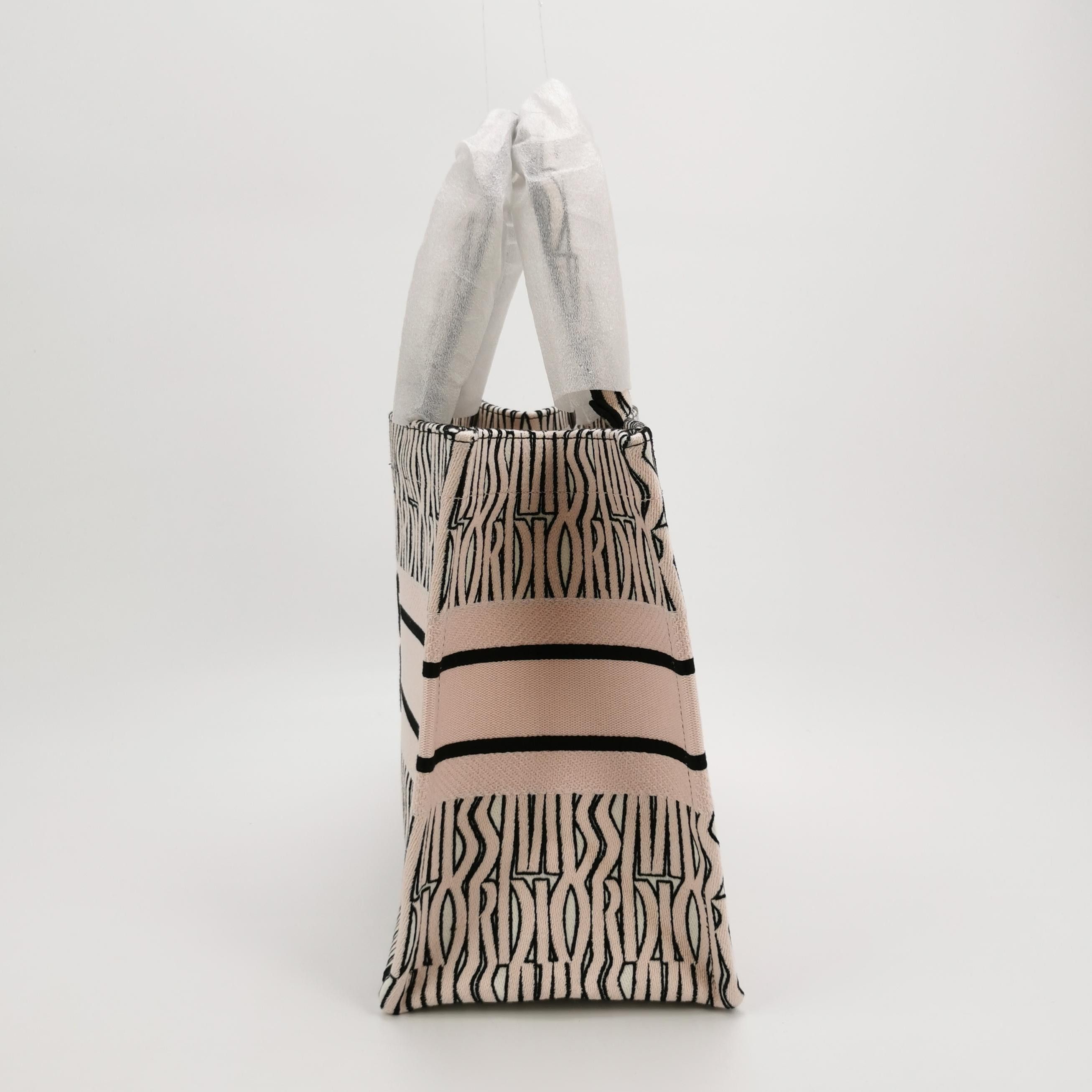Dior Dior Women os Tote Bags Size ONE SIZE - 4 Thumbnail