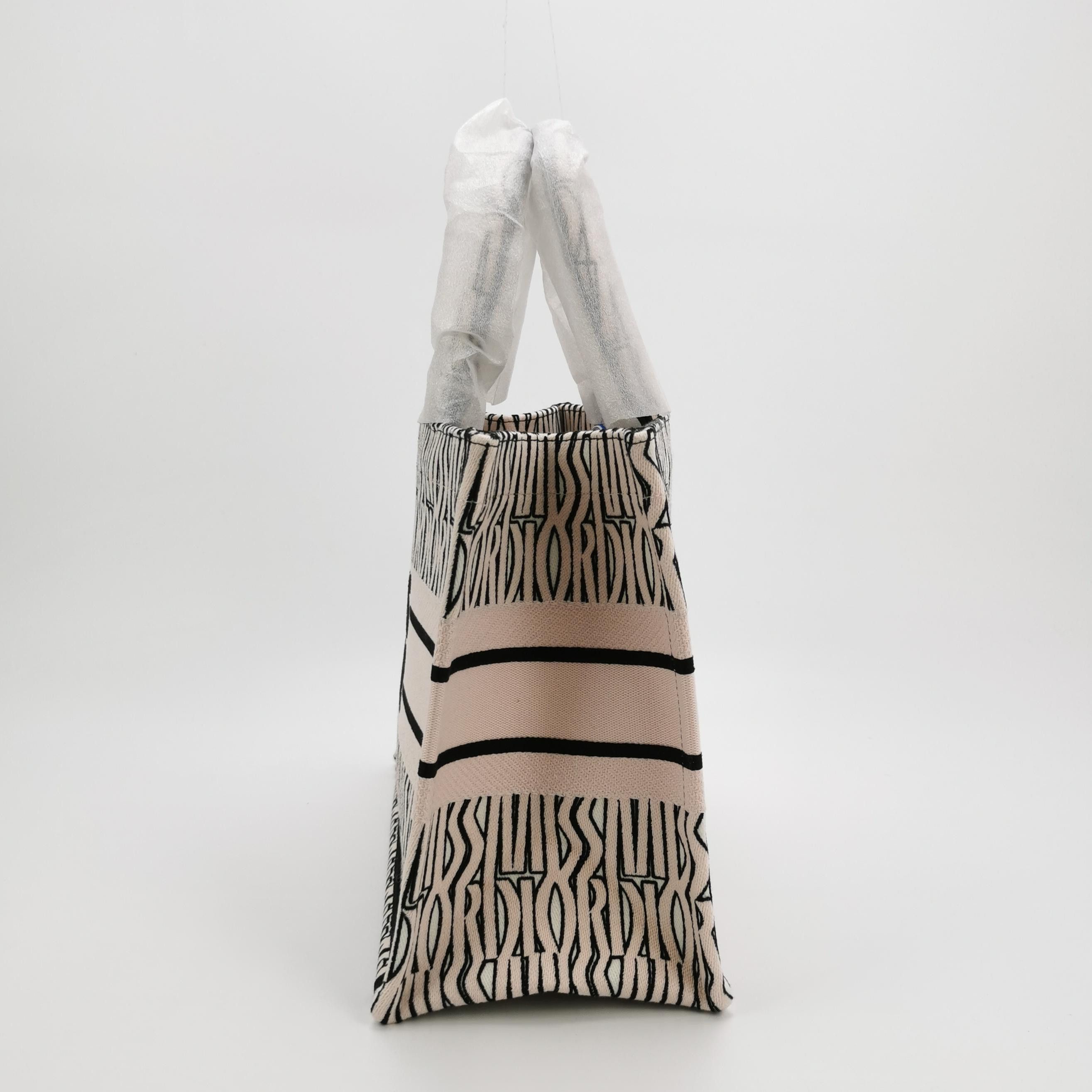 Dior Dior Women os Tote Bags Size ONE SIZE - 3 Thumbnail