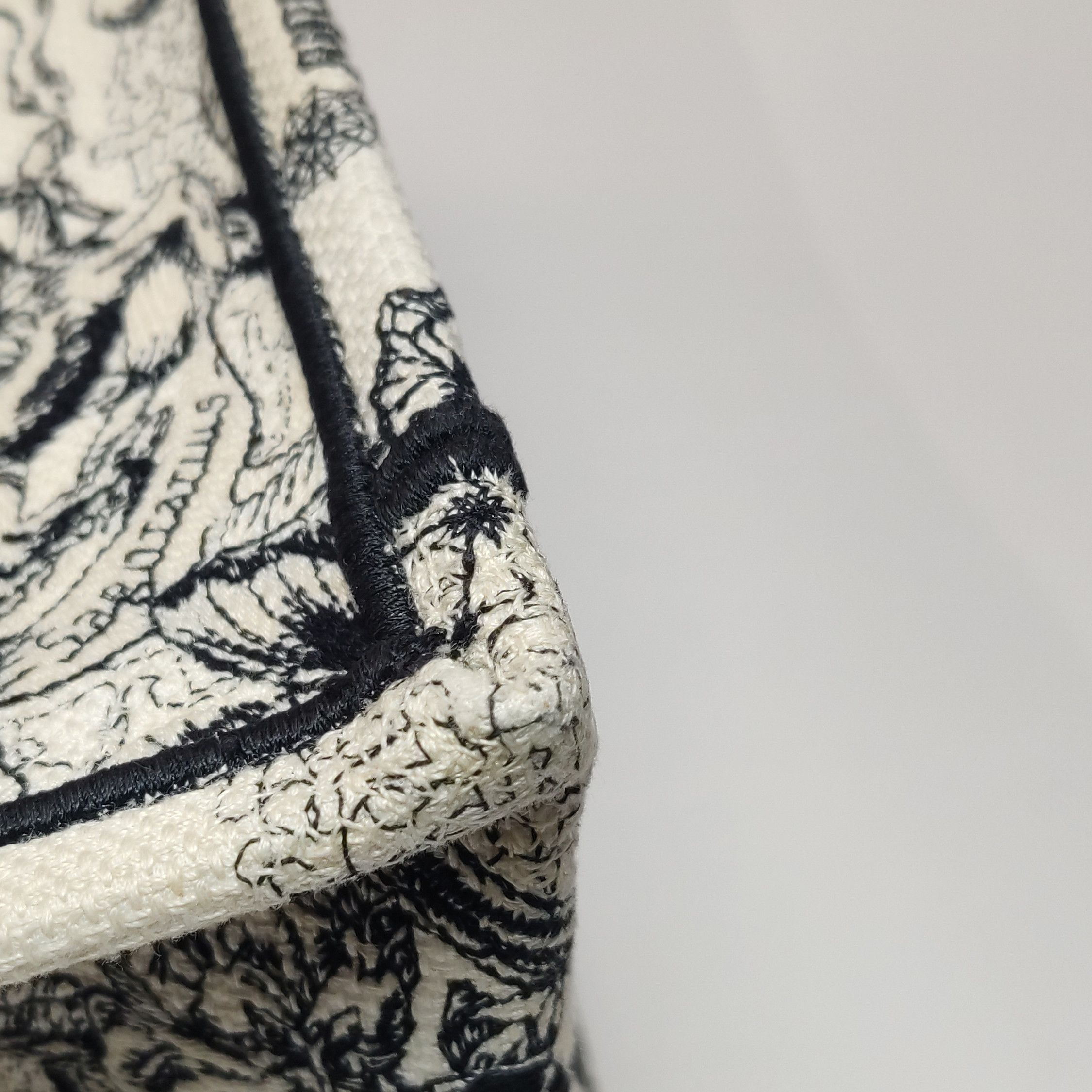Dior Dior Women os Tote Bags Size ONE SIZE - 11 Thumbnail