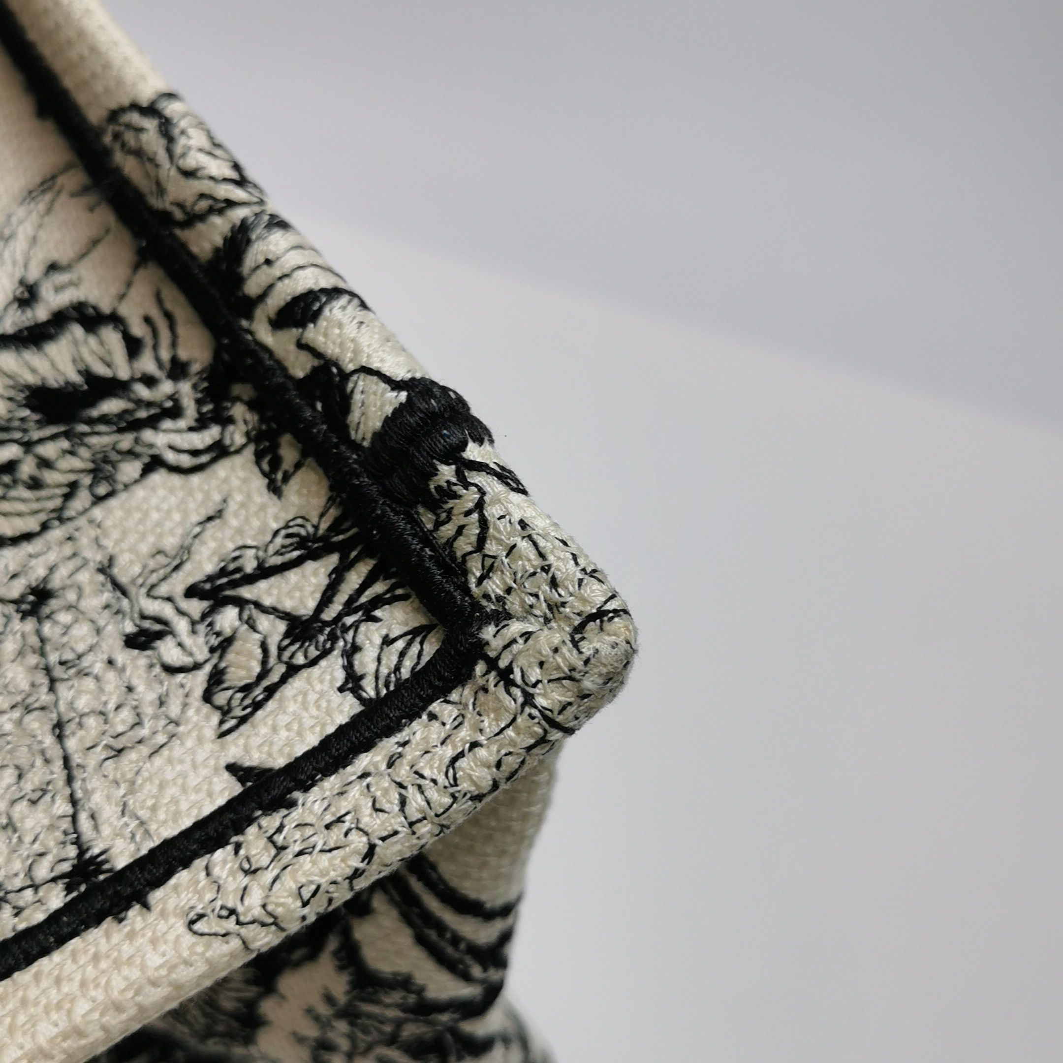 Dior Dior Women os Tote Bags Size ONE SIZE - 18 Thumbnail