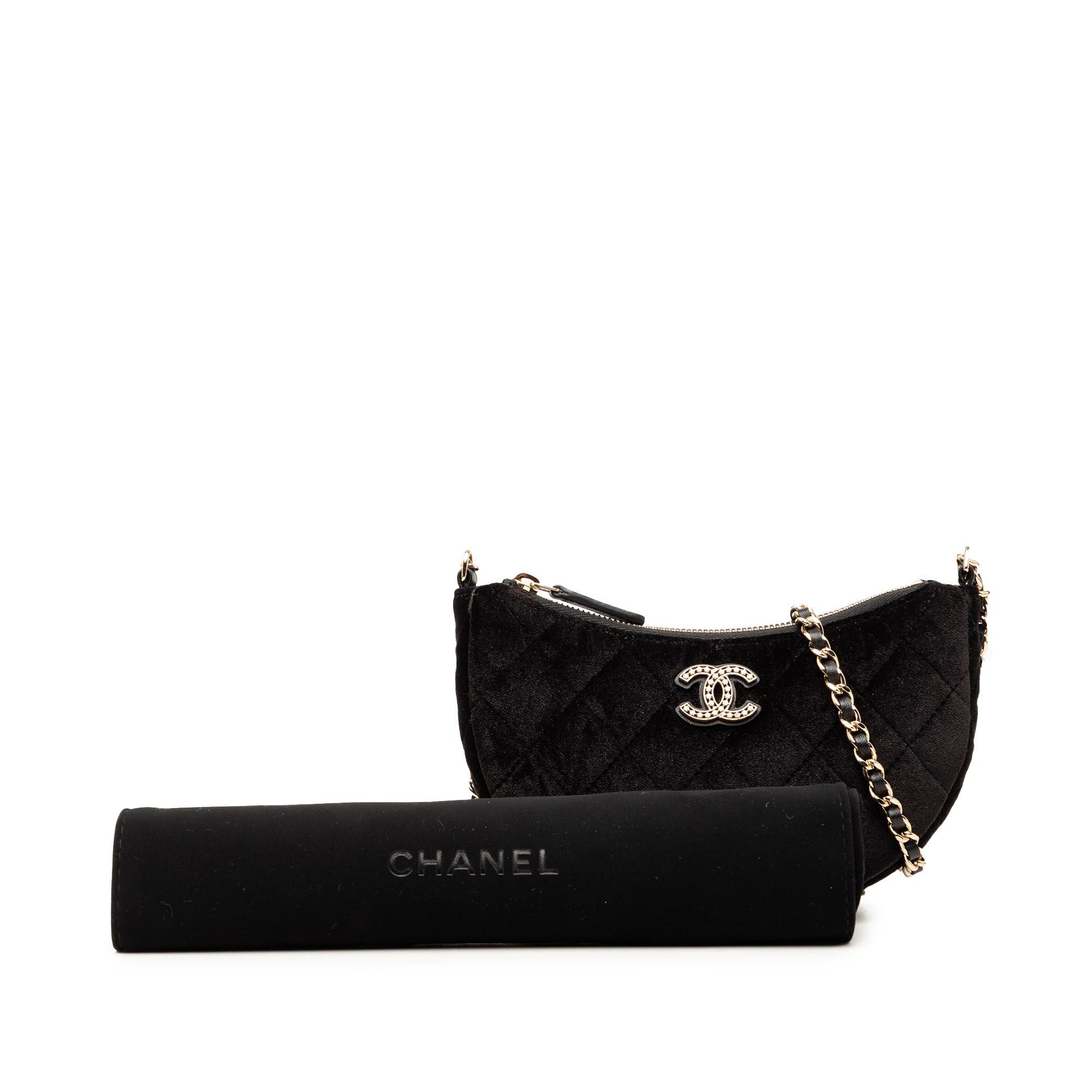 Chanel CC Quilted Velour Half Moon Chain Crossbody Size ONE SIZE - 9 Thumbnail