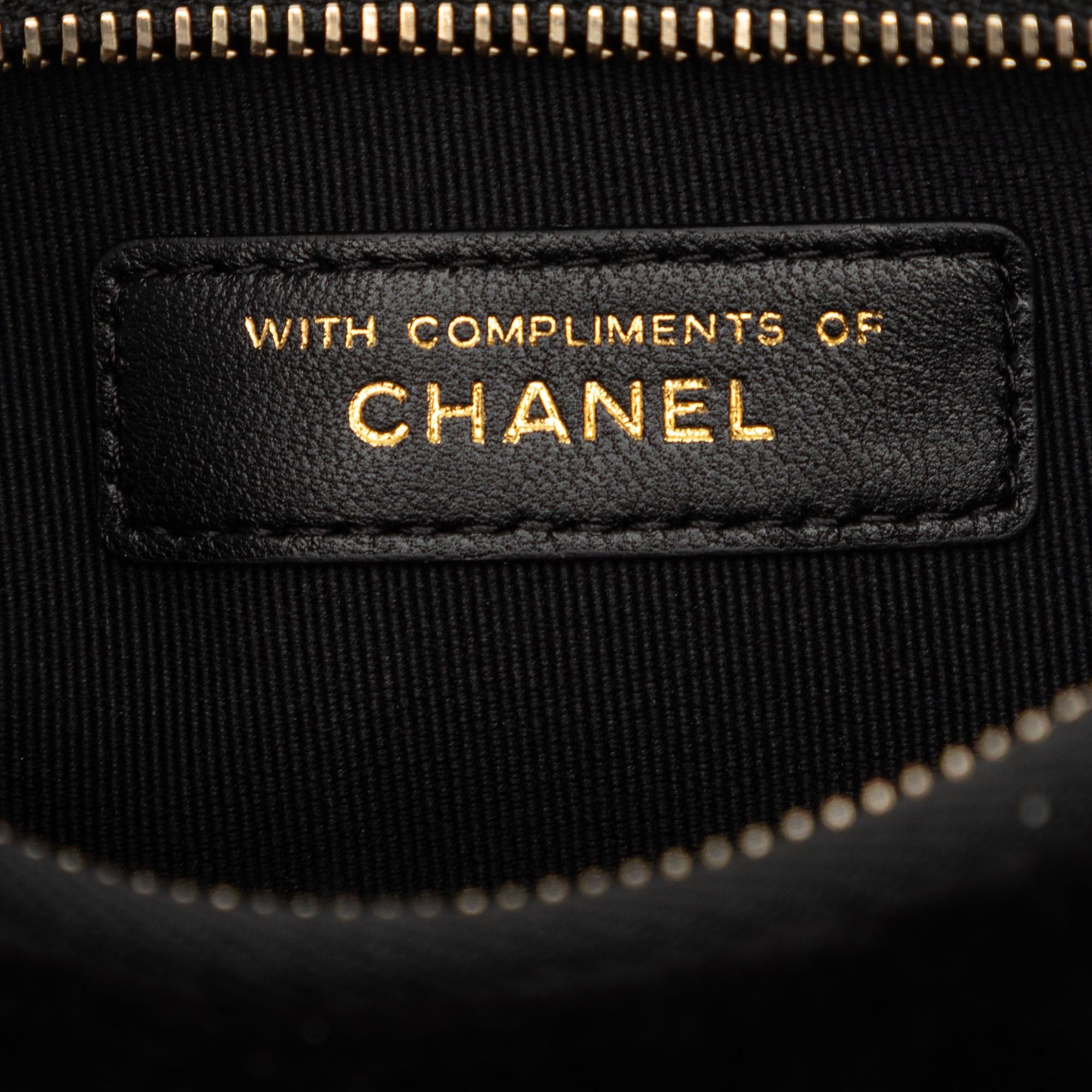 Chanel CC Quilted Velour Half Moon Chain Crossbody Size ONE SIZE - 5 Thumbnail