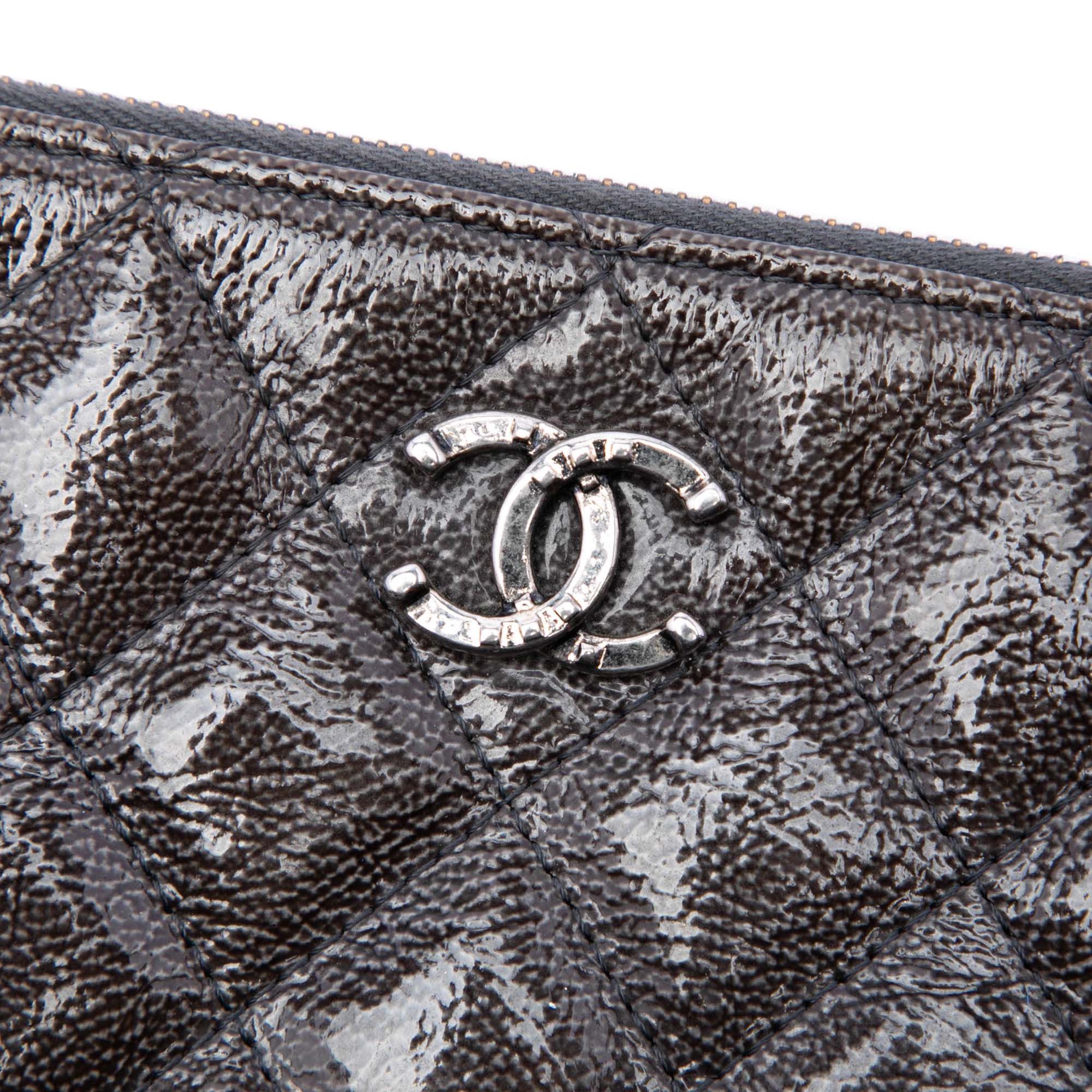 Chanel Small Quilted Crinkled Patent O Case Clutch Size ONE SIZE - 5 Thumbnail