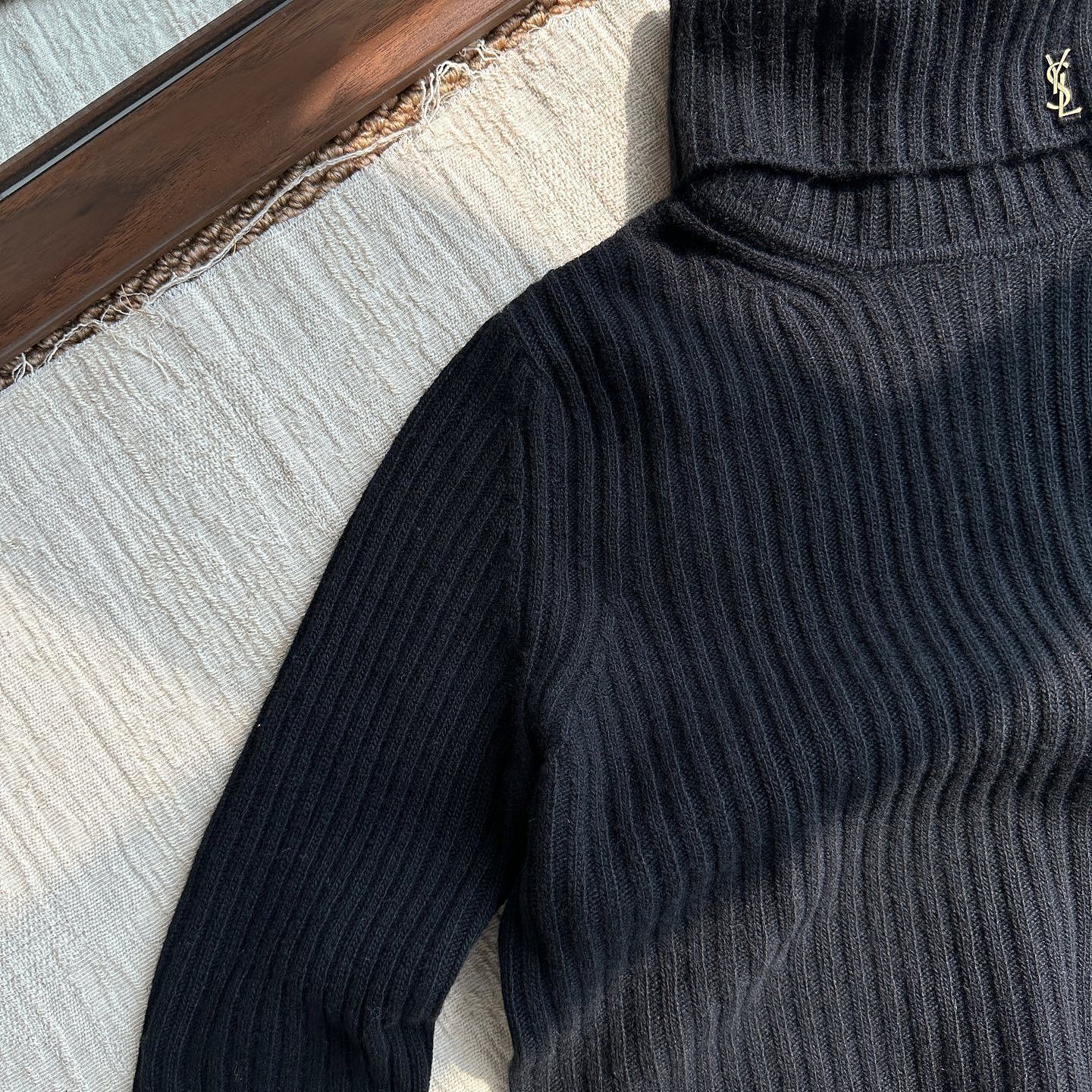 Saint Laurent Paris Saint Laurent YSL Logo Ribbed Turtleneck Sweater Size M Size M / US 6-8 / IT 42-44 - 8 Thumbnail
