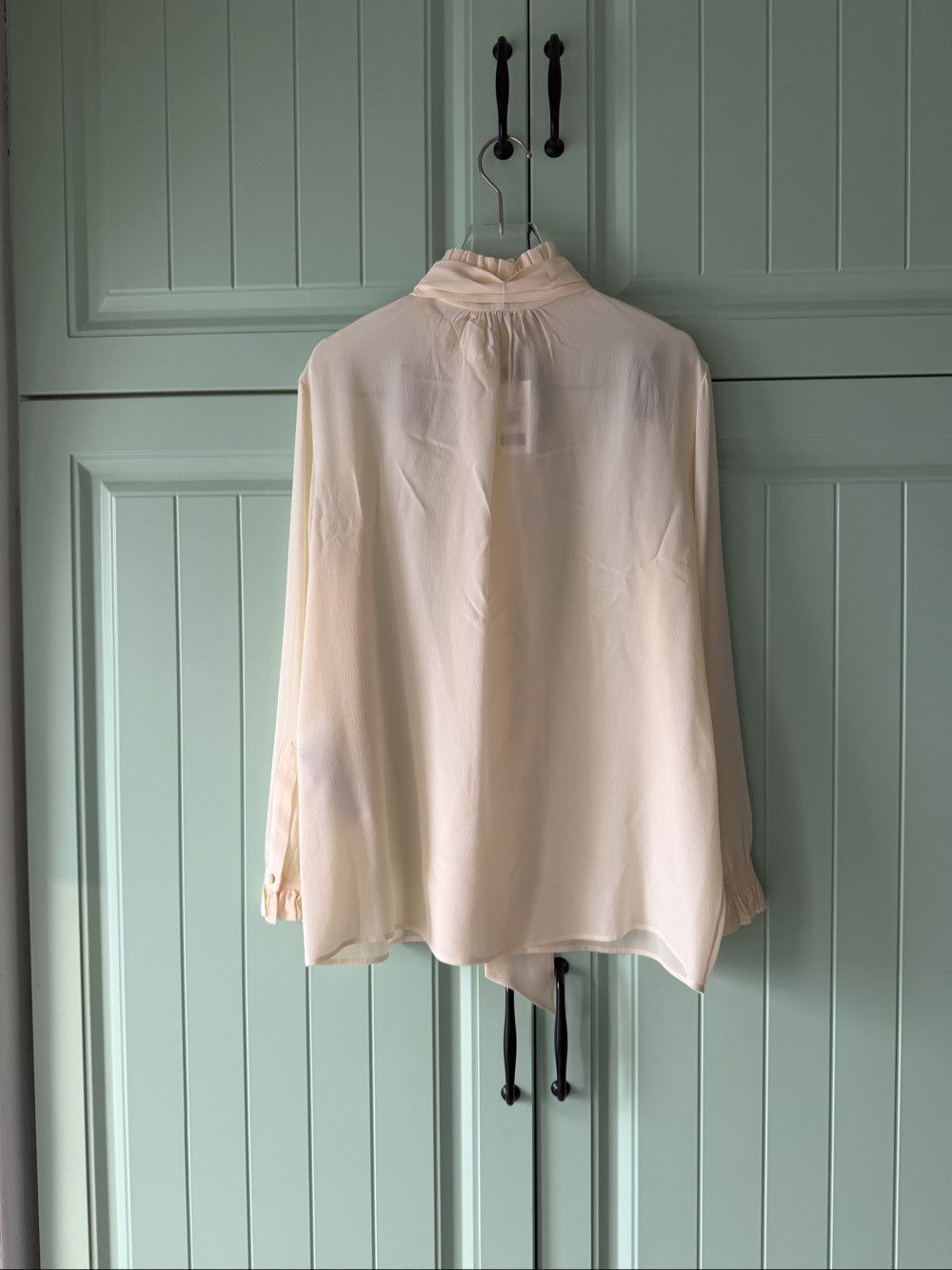 Saint Laurent Paris Saint Laurent Silk Tie-Neck Blouse Size F40 Size M / US 6-8 / IT 42-44 - 2 Thumbnail