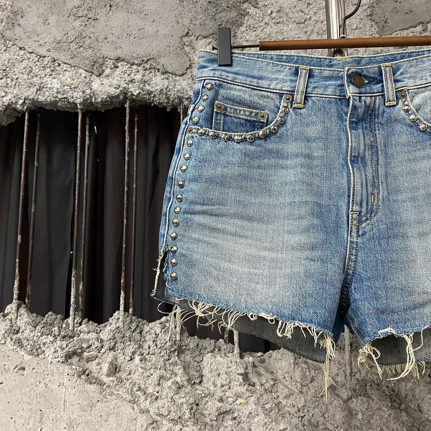 Saint Laurent Paris Saint Laurent Studded Denim Shorts Size 27 Size 27" / US 4 / IT 40 - 5 Thumbnail