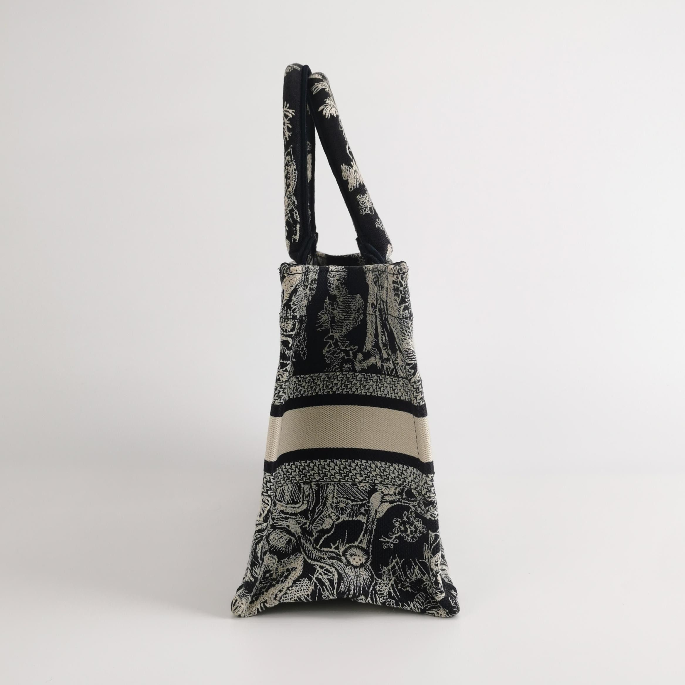 Dior Dior Women os Tote Bags Size ONE SIZE - 4 Thumbnail