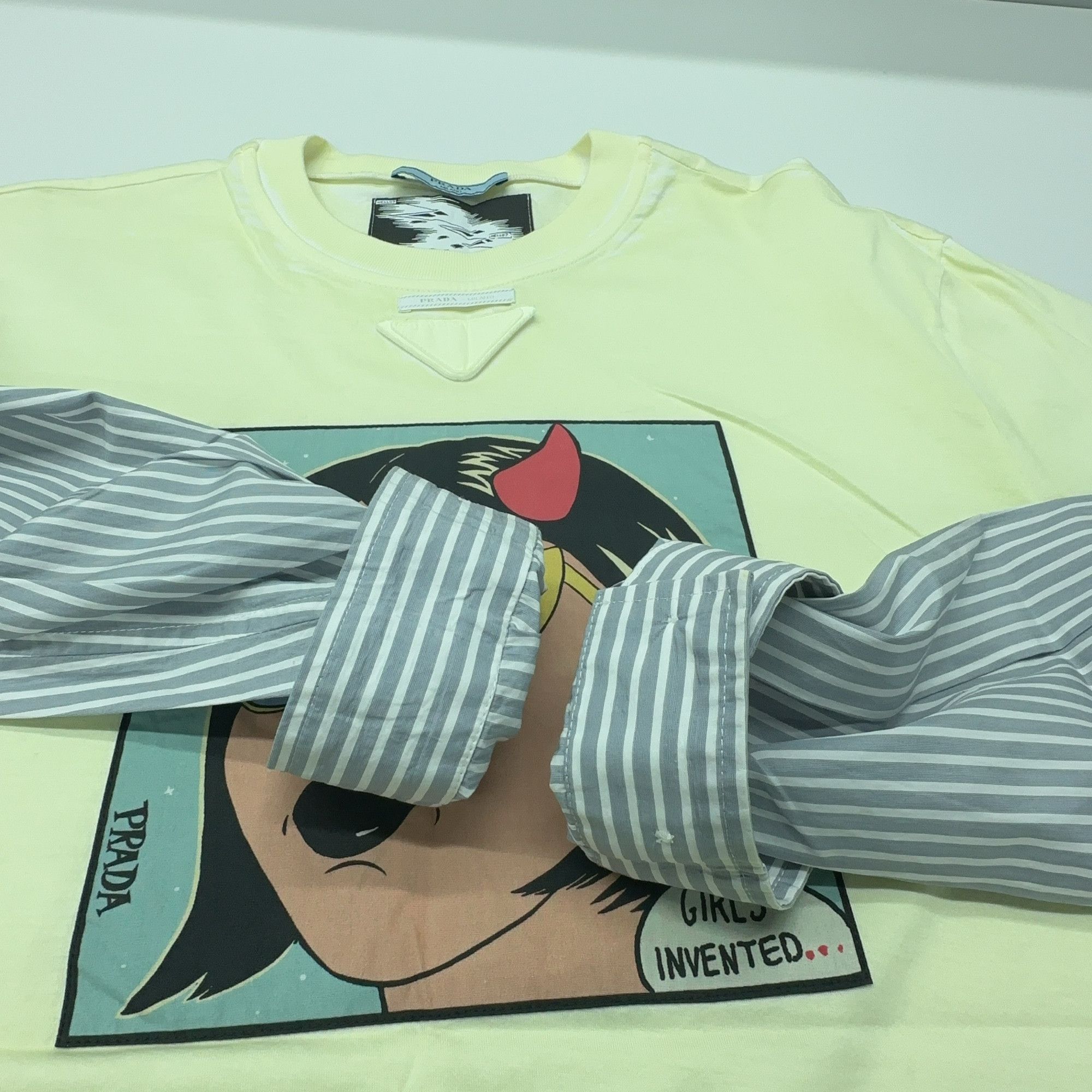 Prada Prada Girls Invented Graphic Long Sleeve T-Shirt Size XS Size XS / US 0-2 / IT 36-38 - 10 Thumbnail